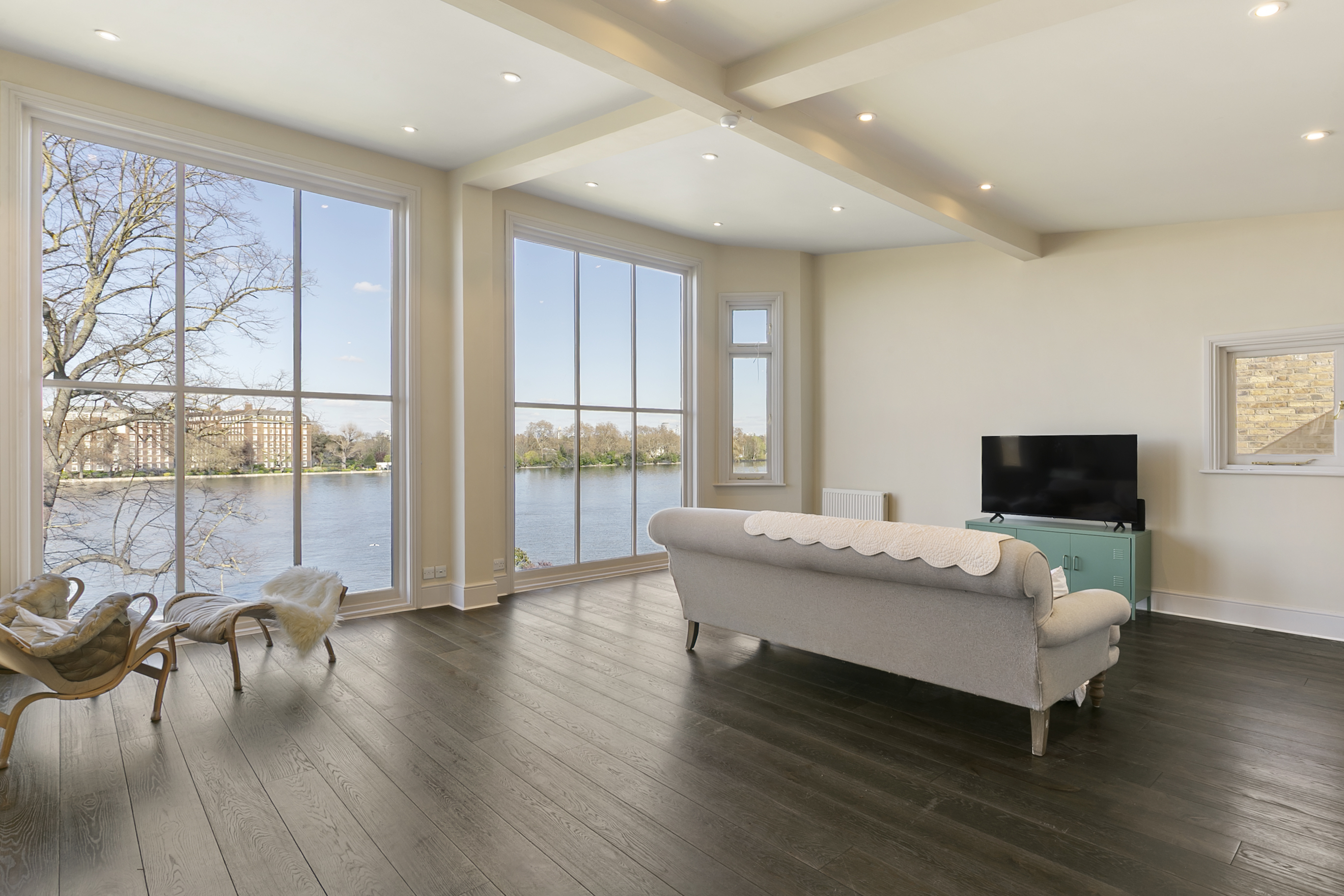  A Rare Riverfront House on Deodar Road - 物件實景