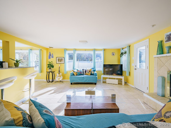 Orange, Connecticut, 06477, United States, 2 Bedrooms Bedrooms, ,2 BathroomsBathrooms,Residential,For Sale,1867599