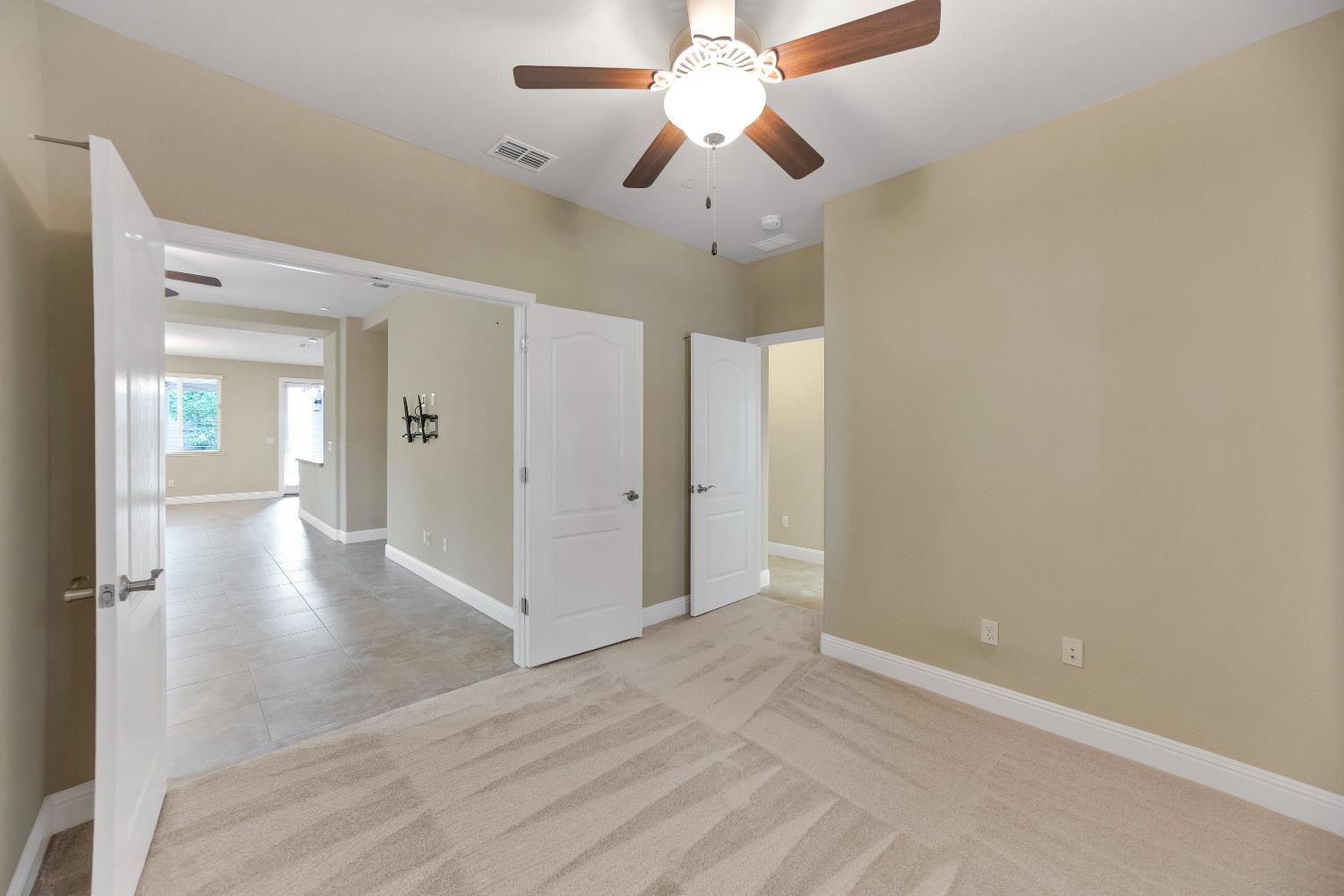 Roseville, California, 95661, United States, 3 Bedrooms Bedrooms, ,2 BathroomsBathrooms,Residential,For Sale,1987670