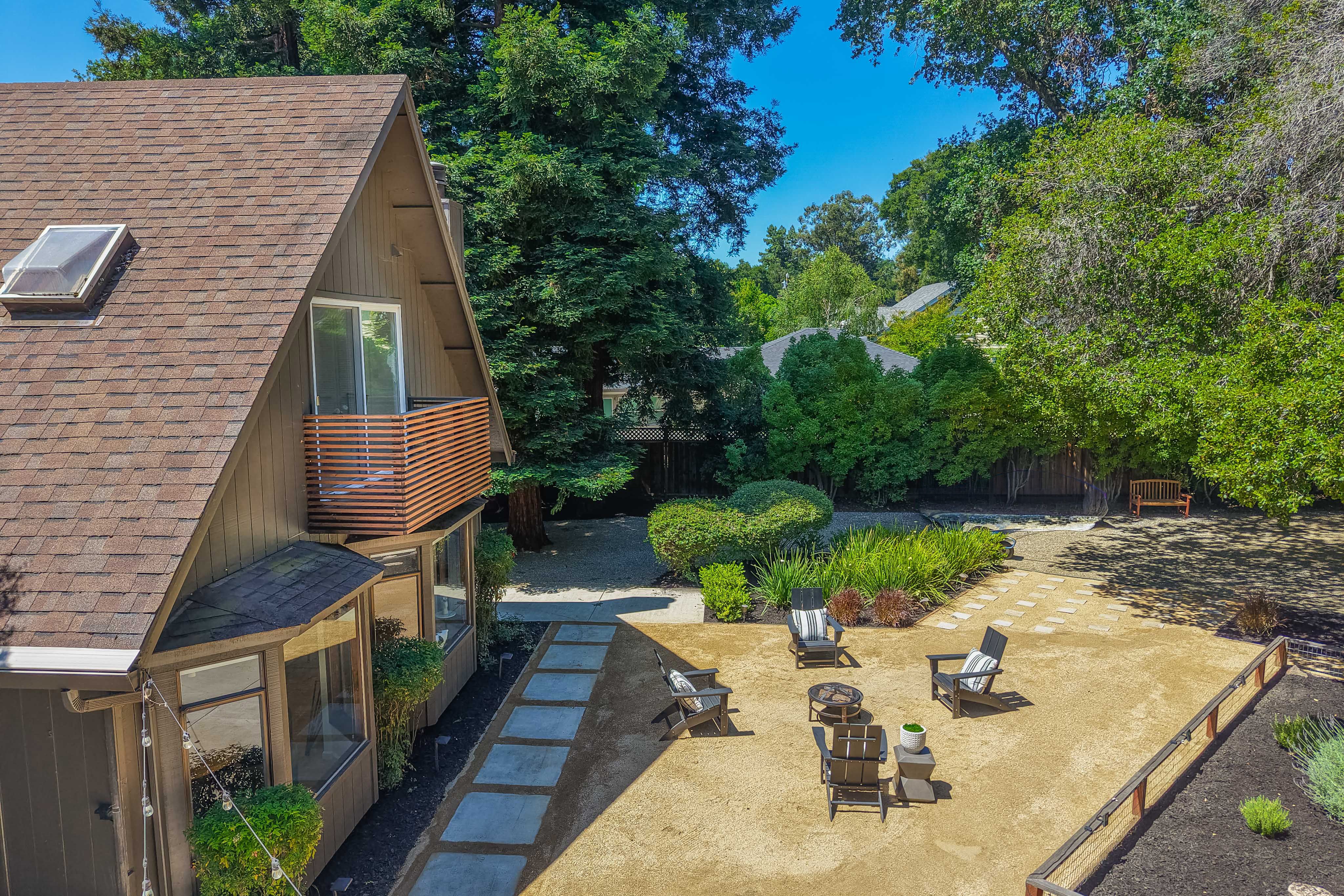  Exceptional Creekside Home in Desirable Saranap - 物件實景