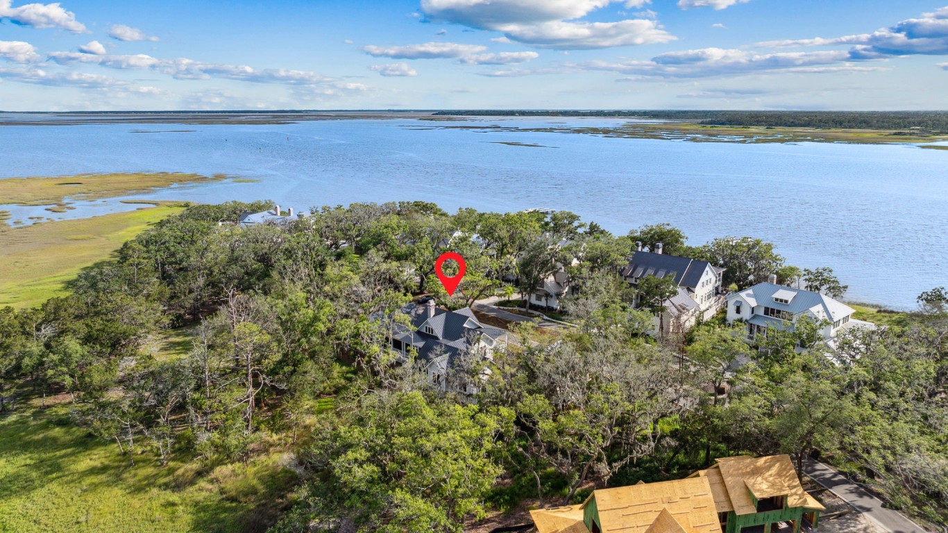 Fernandina Beach, Florida, 32034, United States, 5 Bedrooms Bedrooms, ,4 BathroomsBathrooms,Residential,For Sale,1983065