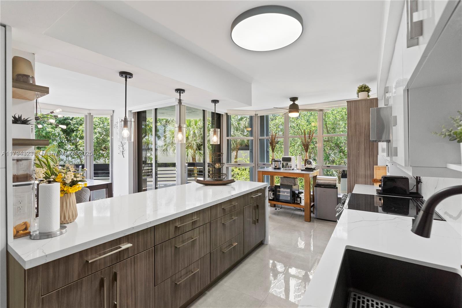 Aventura, Florida, 33180, United States, 2 Bedrooms Bedrooms, ,2 BathroomsBathrooms,Residential,For Sale,1804609