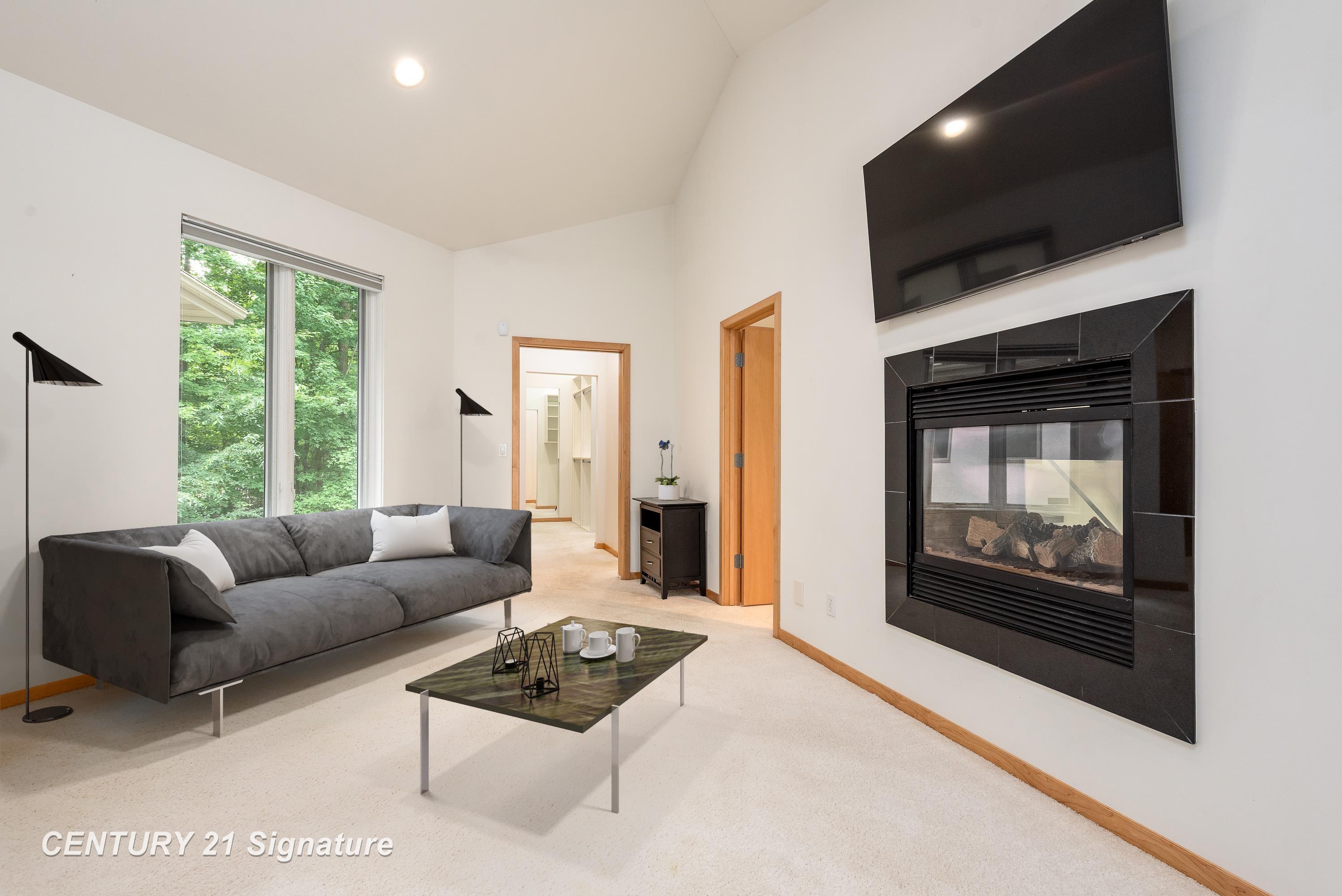 Midland, Michigan, 48642, United States, 4 Bedrooms Bedrooms, ,5 BathroomsBathrooms,Residential,For Sale,2019311
