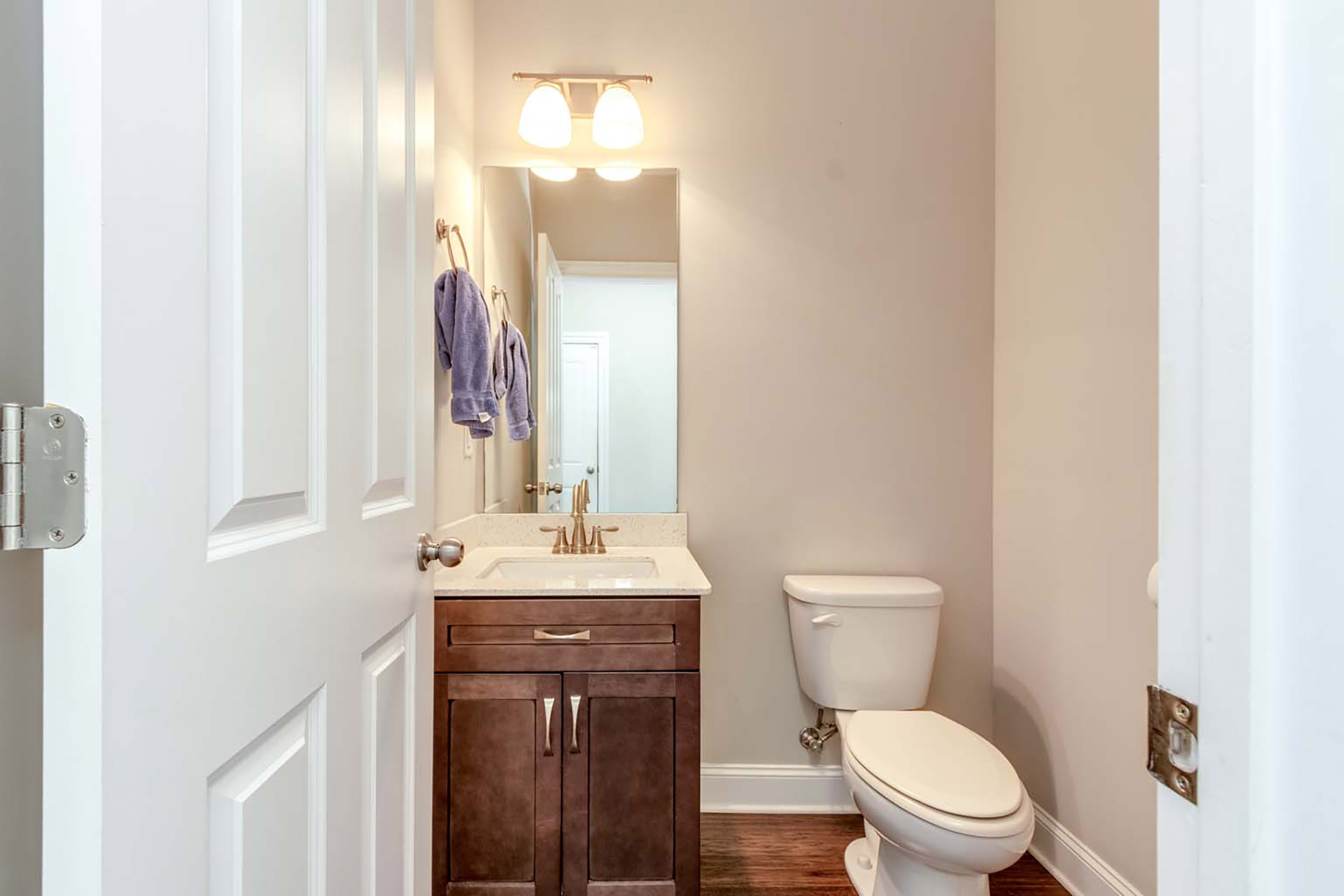  Four-Bedroom Brick Corner Lot in Jamestown - 物件實景