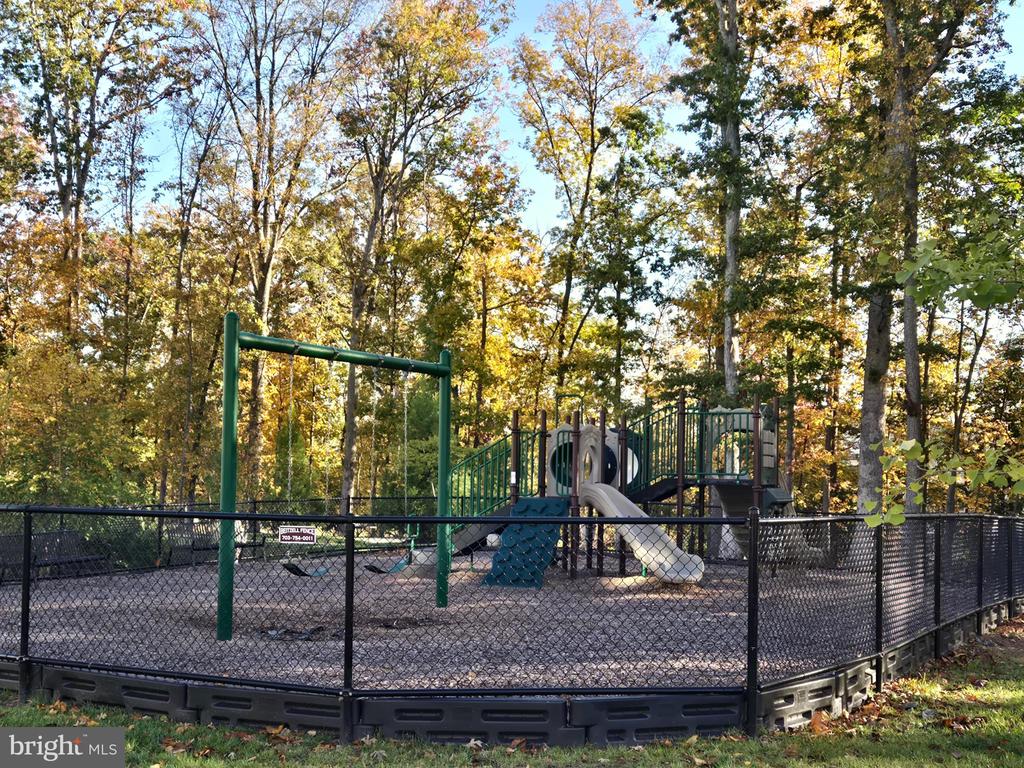 Leesburg, Virginia, 20176, United States, 4 Bedrooms Bedrooms, ,4 BathroomsBathrooms,Residential,For Sale,1983431