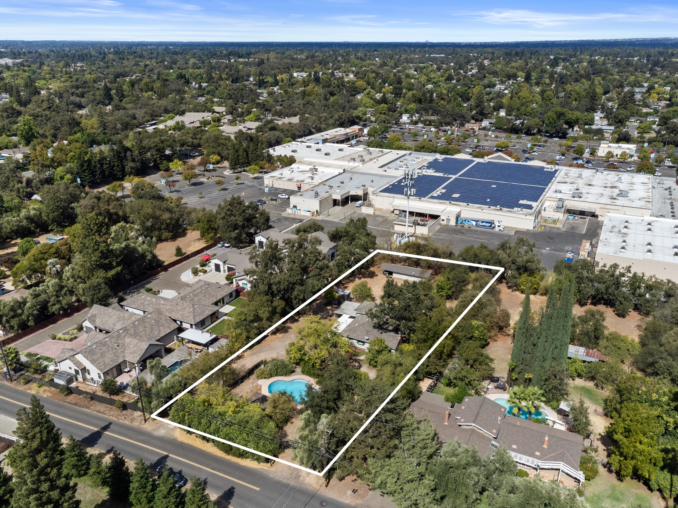  8865 Phoenix Avenue, Fair Oaks, CA 95628 - 物件實景