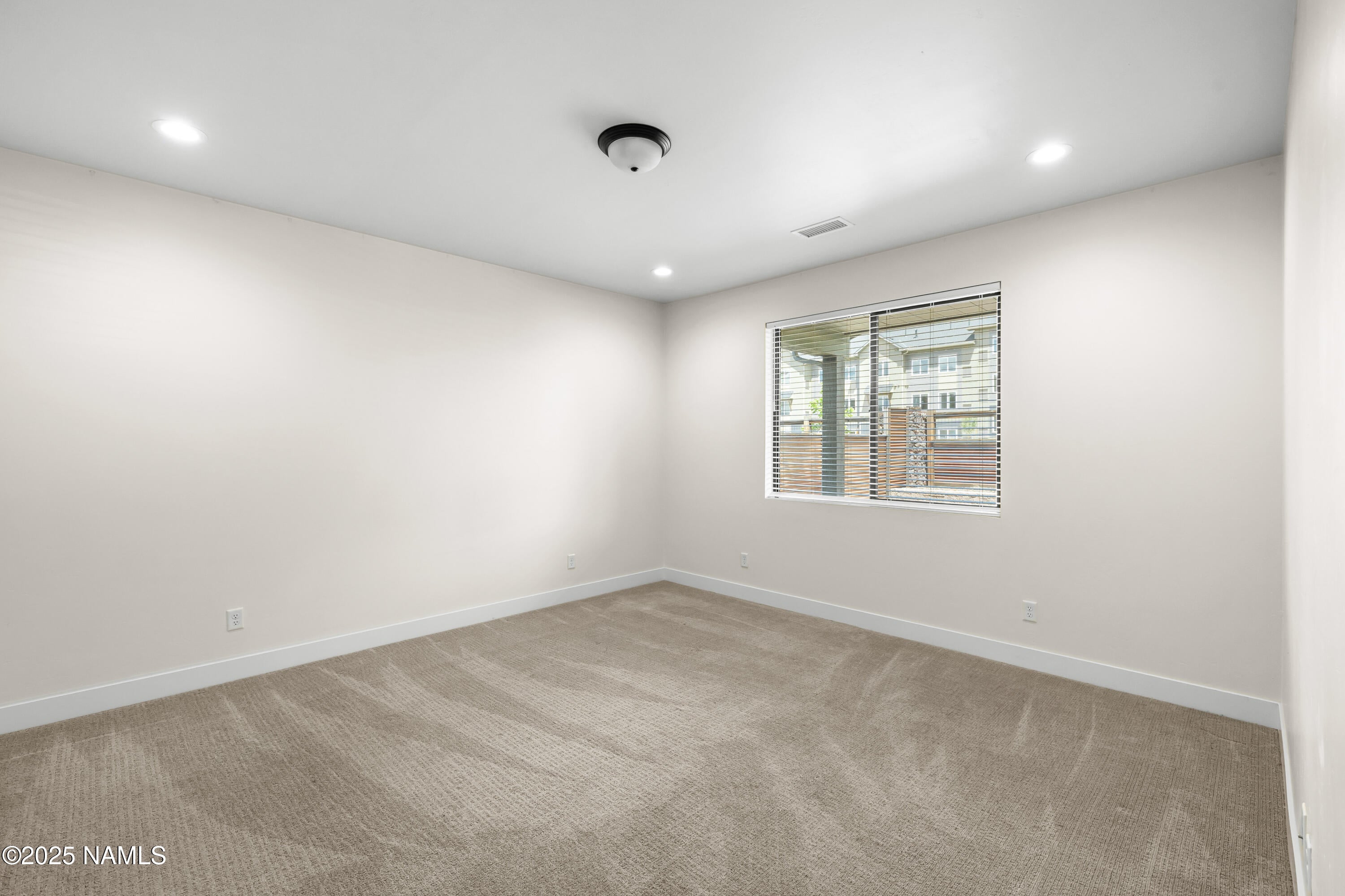 Flagstaff, Arizona, 86001, United States, 5 Bedrooms Bedrooms, ,4 BathroomsBathrooms,Residential,For Sale,1902555