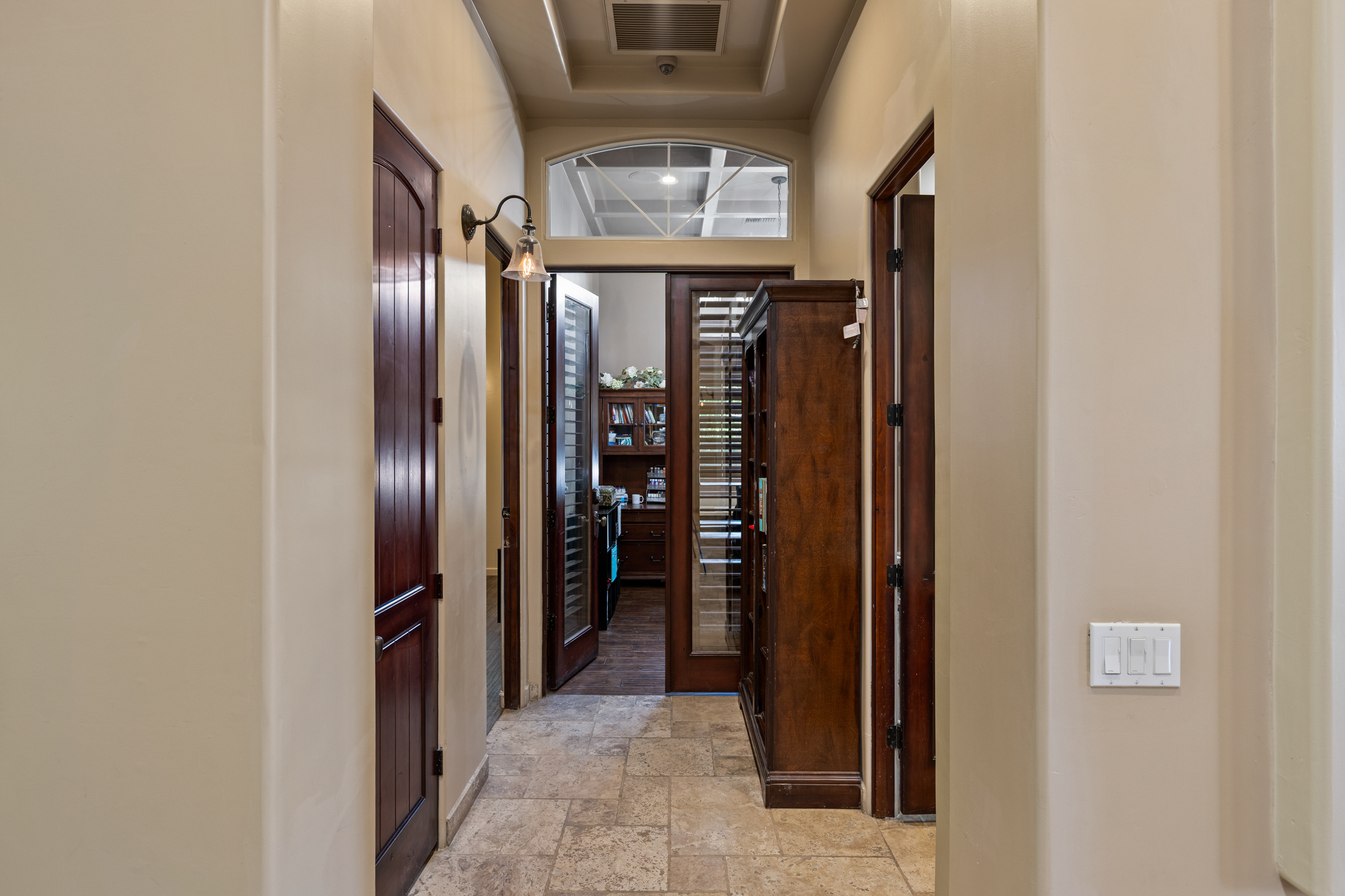 Tempe, Arizona, 85284, United States, 5 Bedrooms Bedrooms, ,3 BathroomsBathrooms,Residential,For Sale,1989924