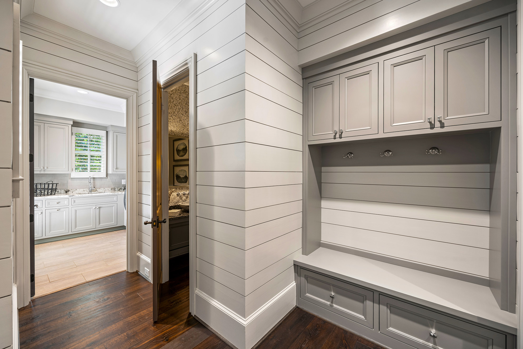  Buckhead Estate Pairs Architectural Presence with Richly Layered Interiors - 物件實景