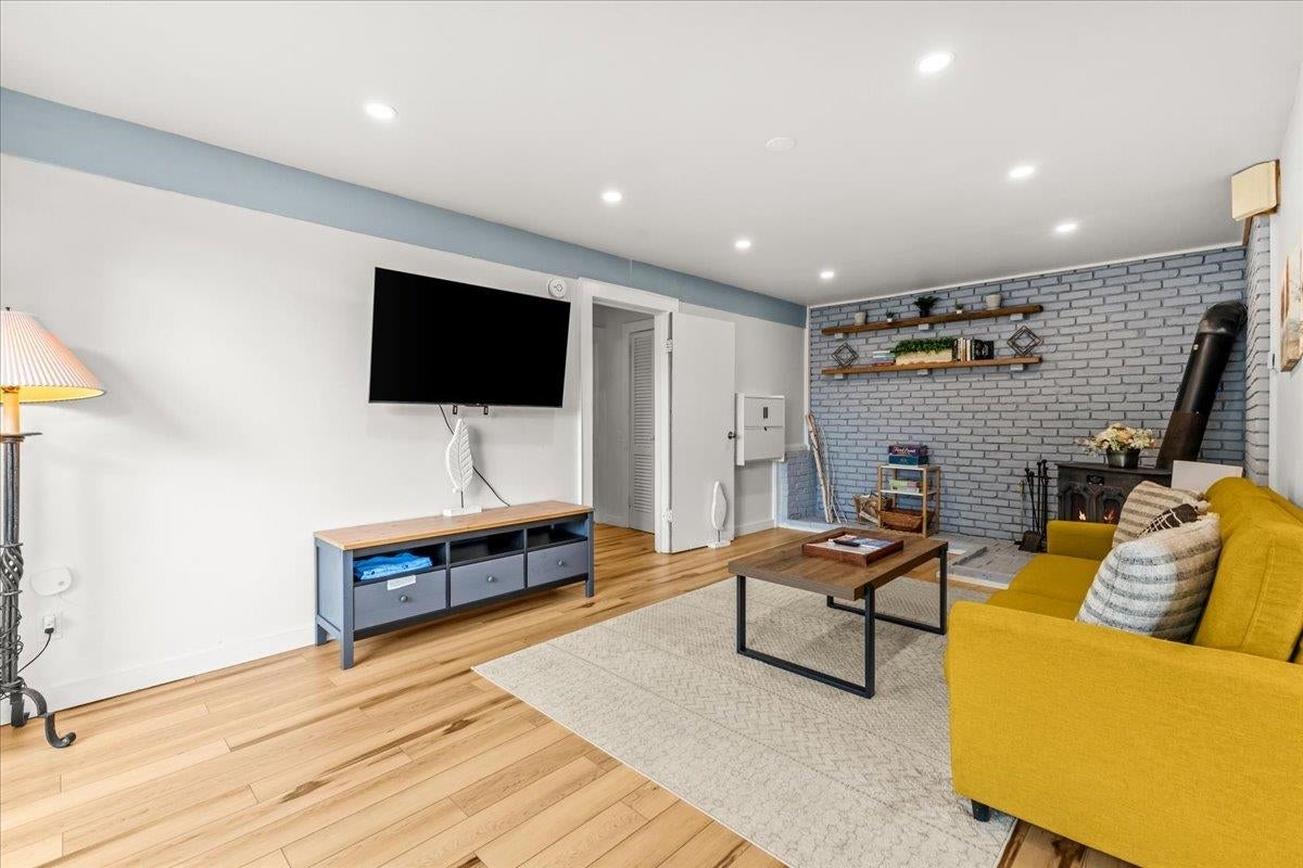 Stowe, Vermont, 05672, United States, 8 Bedrooms Bedrooms, ,5 BathroomsBathrooms,Residential,For Sale,1994933