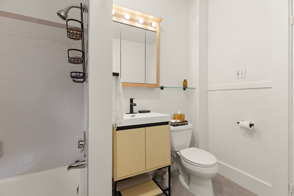 Cambridge, Massachusetts, 02138, United States, 5 Bedrooms Bedrooms, ,5 BathroomsBathrooms,Residential,For Sale,1908267
