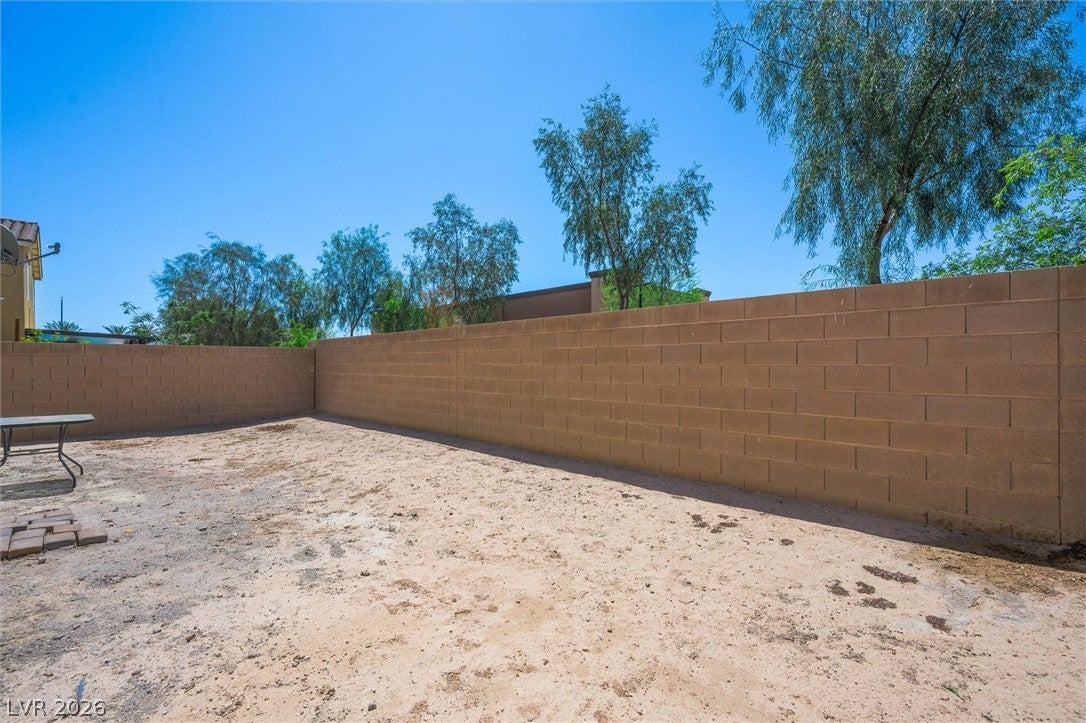 North Las Vegas, Nevada, 89032, United States, 5 Bedrooms Bedrooms, ,1 BathroomBathrooms,Residential,For Sale,2049129