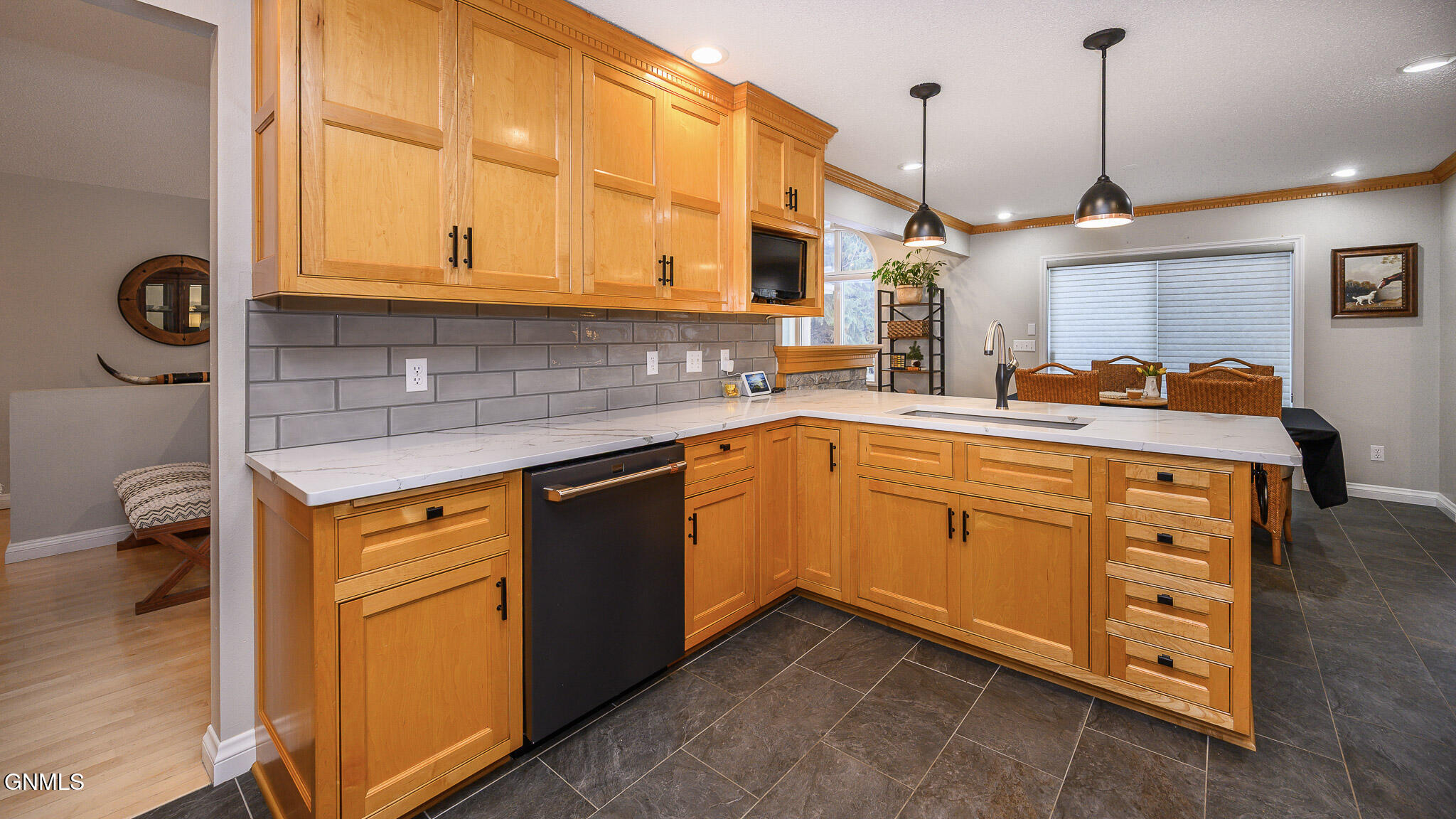 Mandan, North Dakota, 58554, United States, 5 Bedrooms Bedrooms, ,4 BathroomsBathrooms,Residential,For Sale,2005238