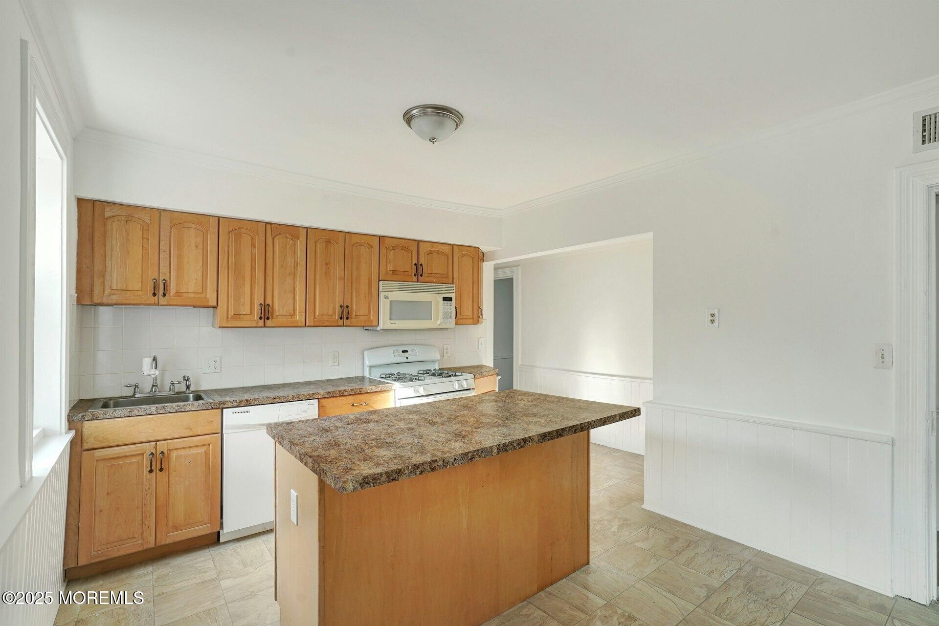 Bay Head, New Jersey, 08742, United States, 6 Bedrooms Bedrooms, ,3 BathroomsBathrooms,Residential,For Sale,1897105
