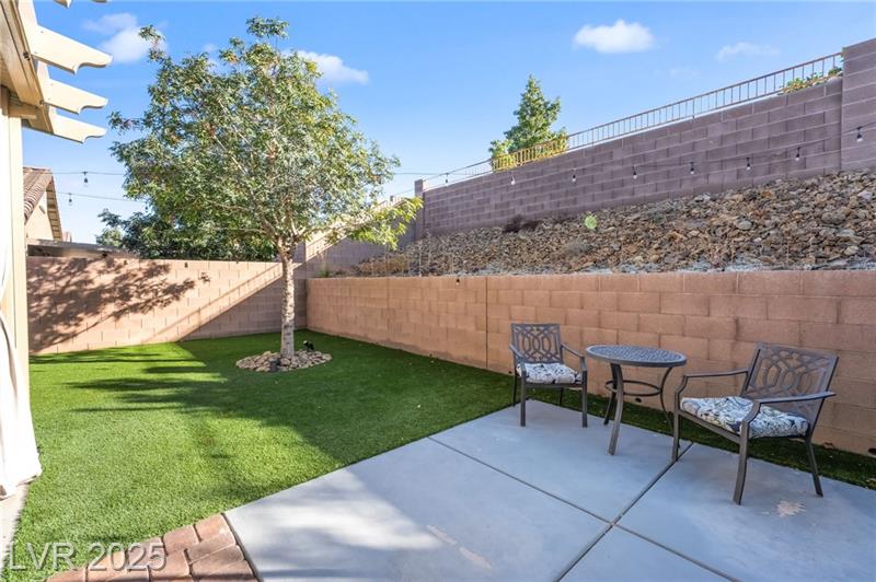 Henderson, Nevada, 89002, United States, 3 Bedrooms Bedrooms, ,2 BathroomsBathrooms,Residential,For Sale,1990384