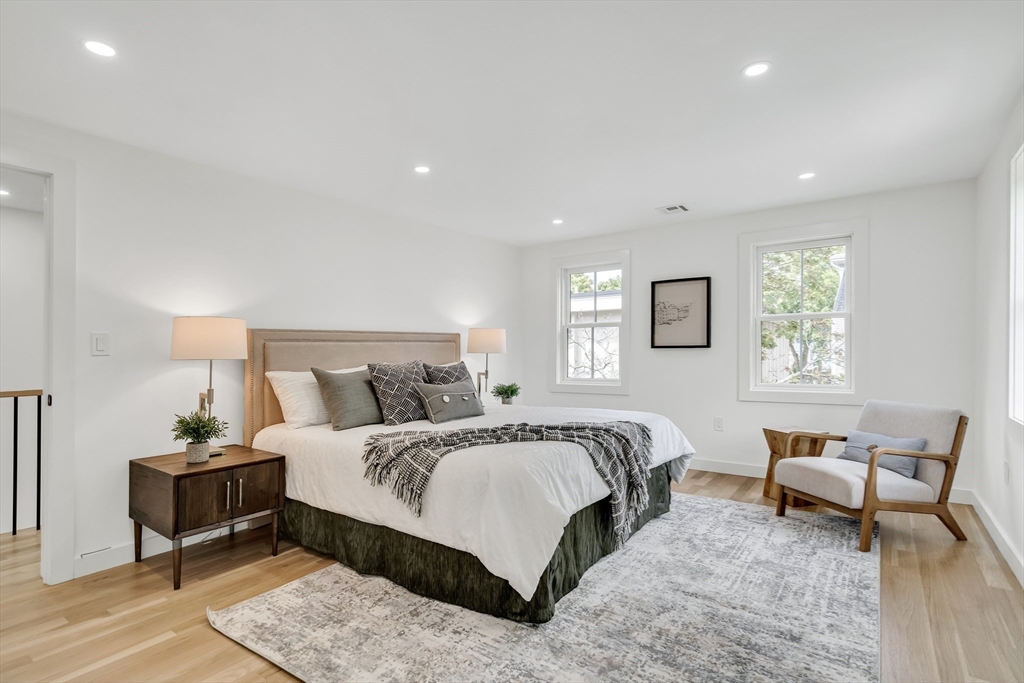 Cambridge, Massachusetts, 02139, United States, 4 Bedrooms Bedrooms, ,5 BathroomsBathrooms,Residential,For Sale,1891277