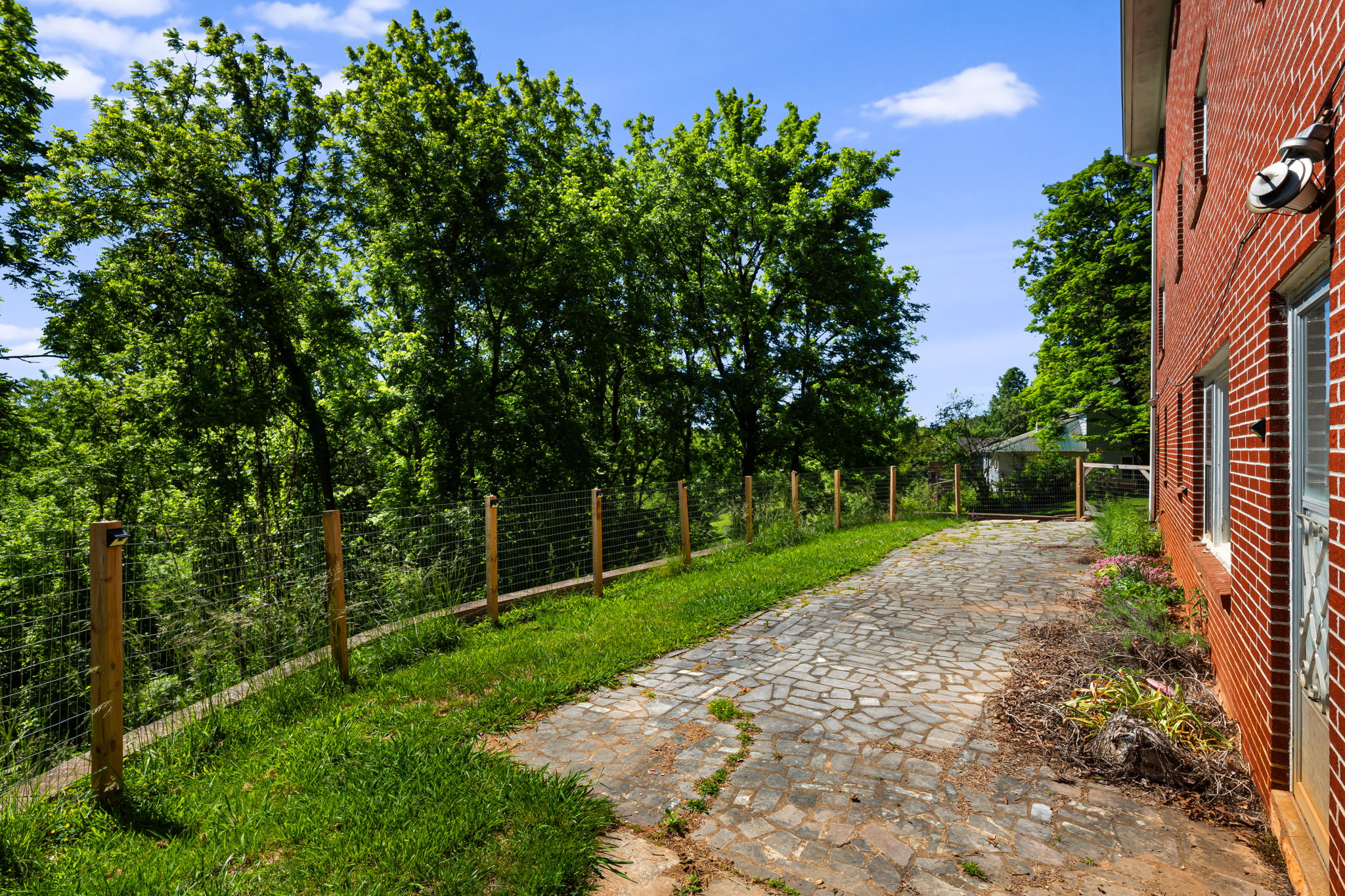 Mars Hill, North Carolina, 28754, United States, 5 Bedrooms Bedrooms, ,3 BathroomsBathrooms,Residential,For Sale,2049468