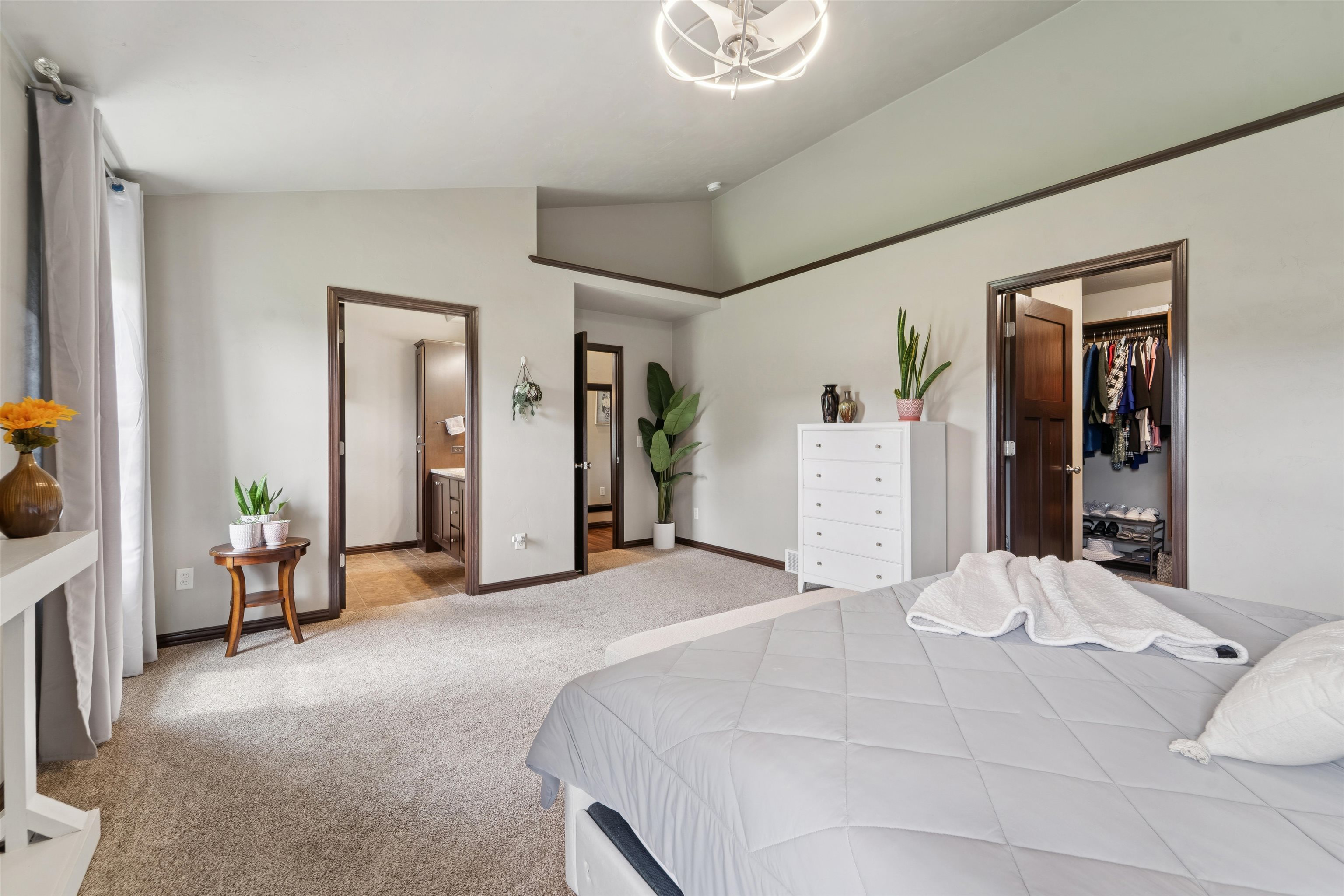 NEENAH, Wisconsin, 54956, United States, 4 Bedrooms Bedrooms, ,3 BathroomsBathrooms,Residential,For Sale,1988309