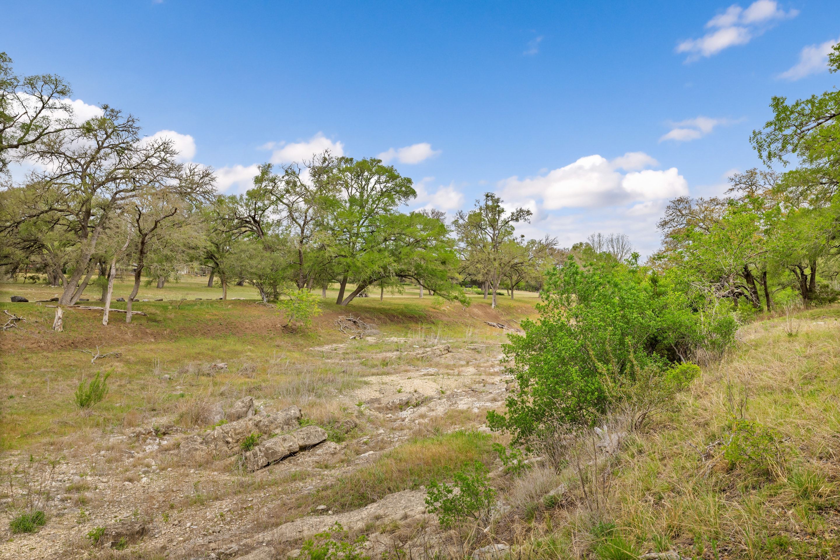  744 Bartlett Drive West - 物件實景