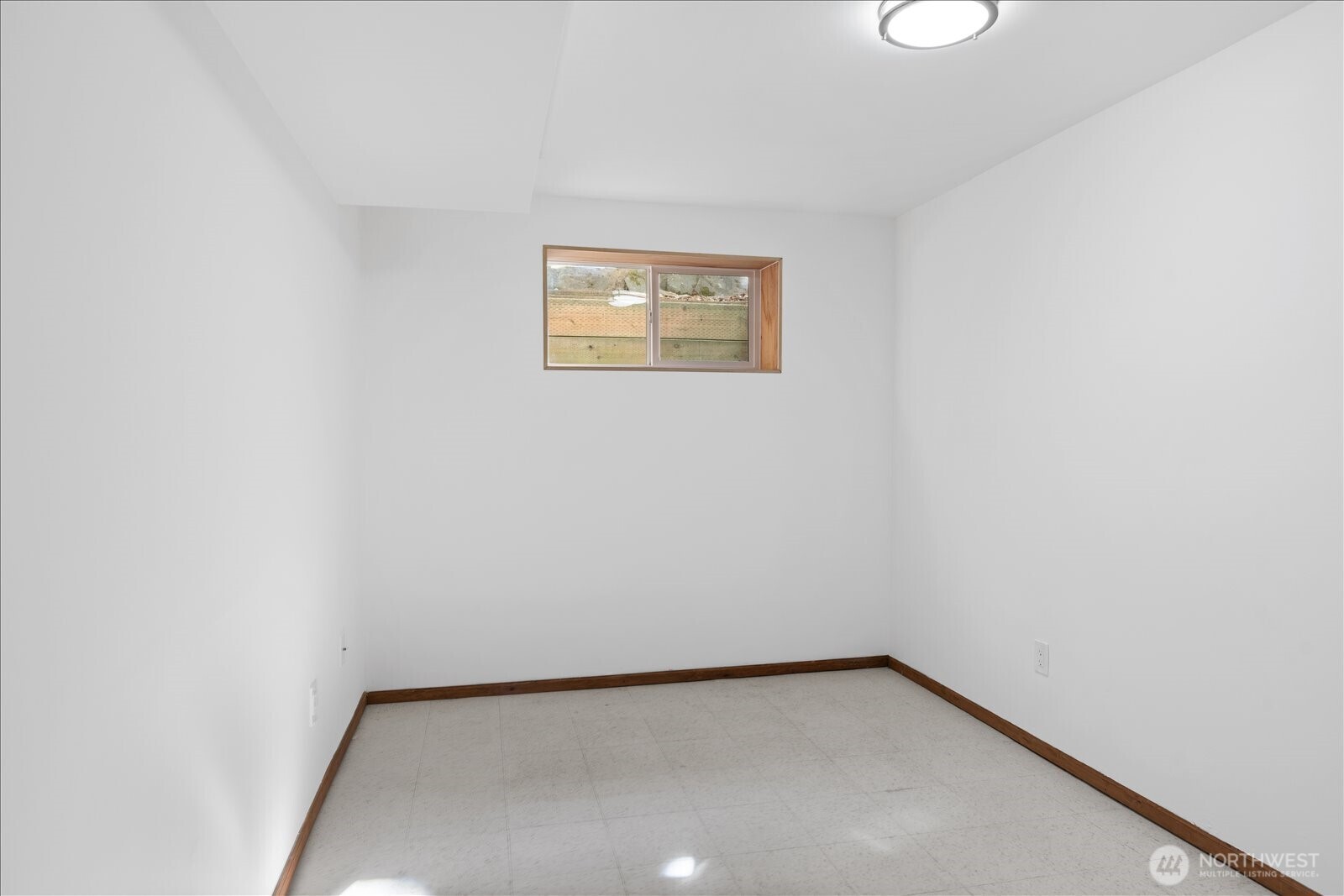 Edmonds, Washington, 98026, United States, 3 Bedrooms Bedrooms, ,1 BathroomBathrooms,Residential,For Sale,1950976