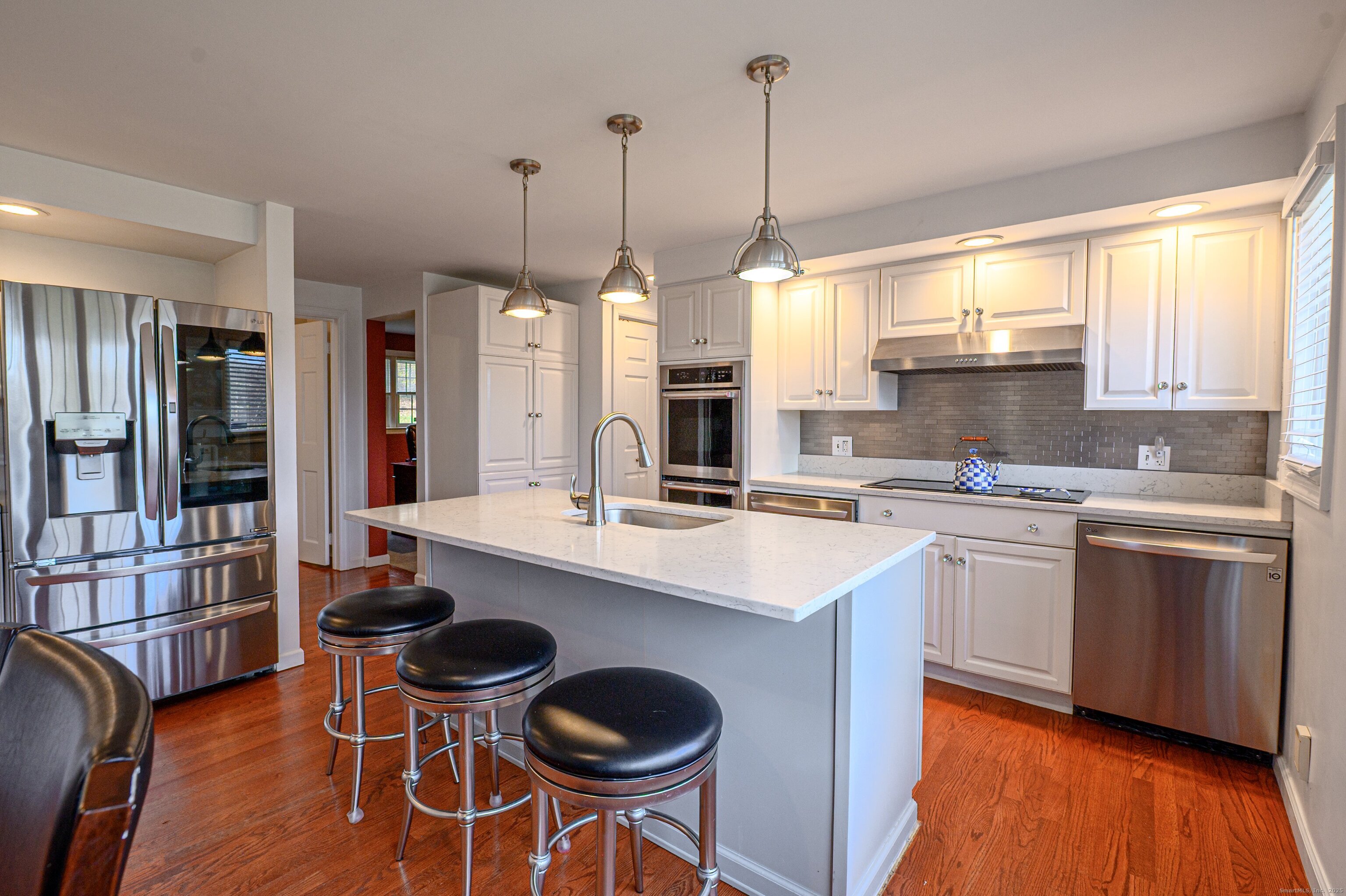 Branford, Connecticut, 06405, United States, 4 Bedrooms Bedrooms, ,4 BathroomsBathrooms,Residential,For Sale,2000721