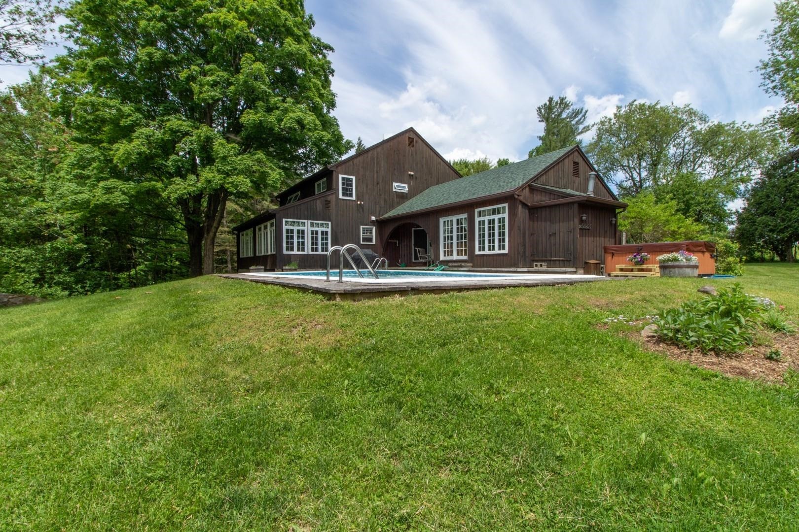 Troy, Vermont, 05859, United States, 3 Bedrooms Bedrooms, ,1 BathroomBathrooms,Residential,For Sale,1937001