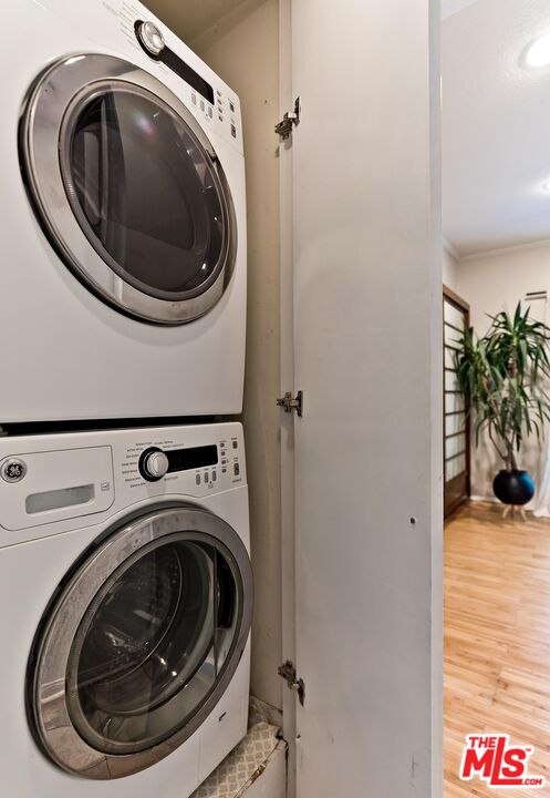West Hollywood, California, 90069, United States, 2 Bedrooms Bedrooms, ,2 BathroomsBathrooms,Residential,For Sale,1819033