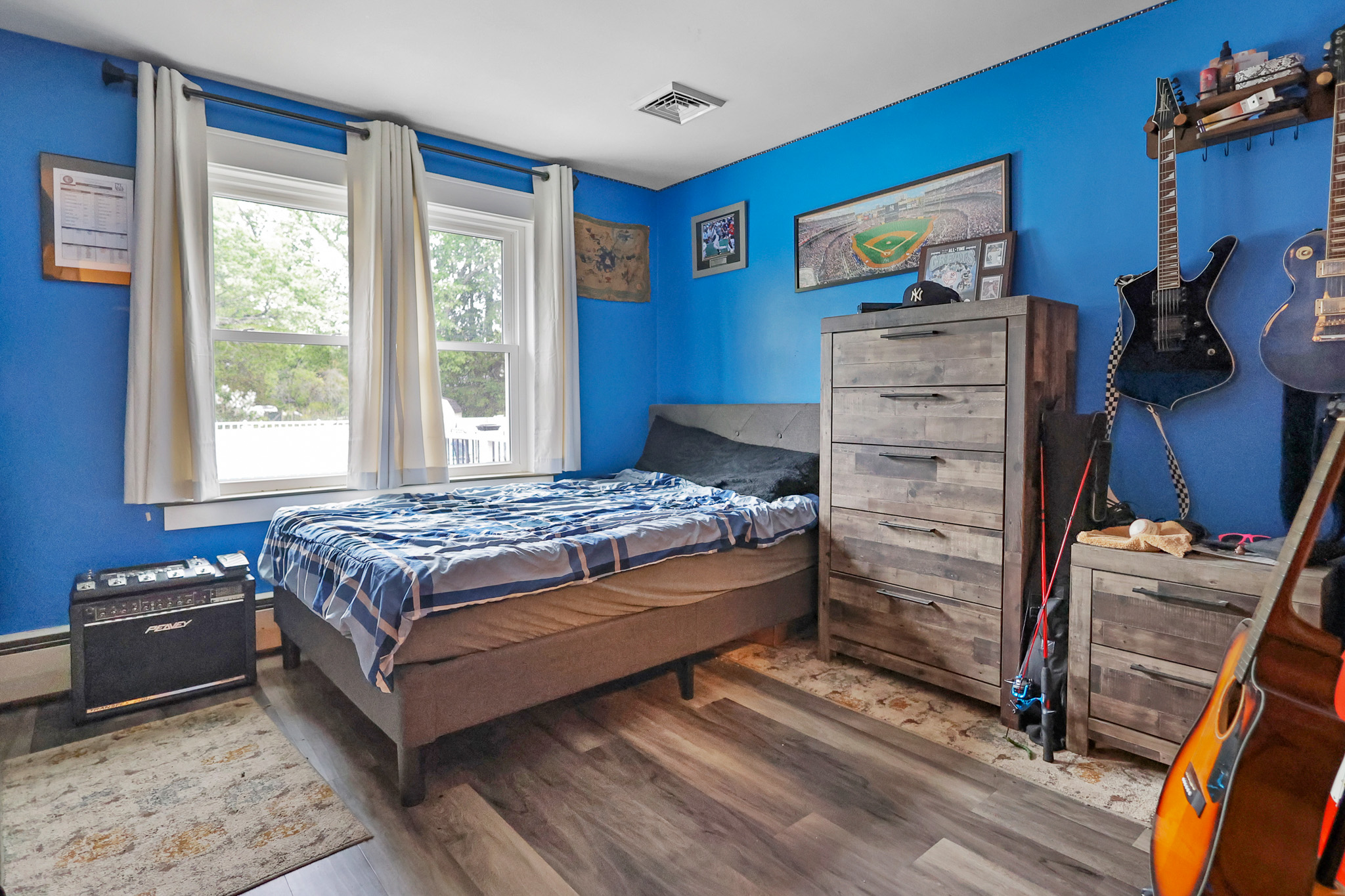 Haverhill, Massachusetts, 01830, United States, 3 Bedrooms Bedrooms, ,2 BathroomsBathrooms,Residential,For Sale,2048999