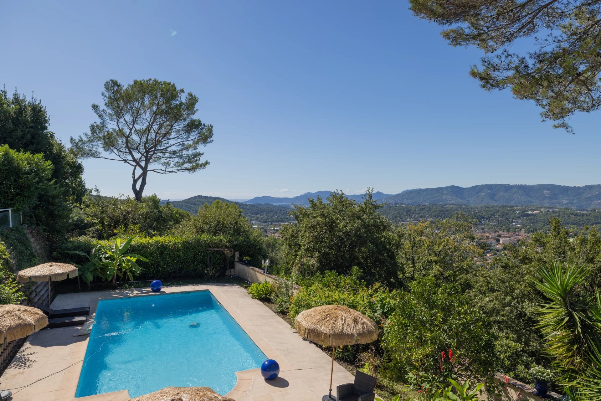 Mougins, Provence-Alpes-Côte d’Azur, 06250, FR, 6 Bedrooms Bedrooms, ,4 BathroomsBathrooms,Residential,For Sale,1987757