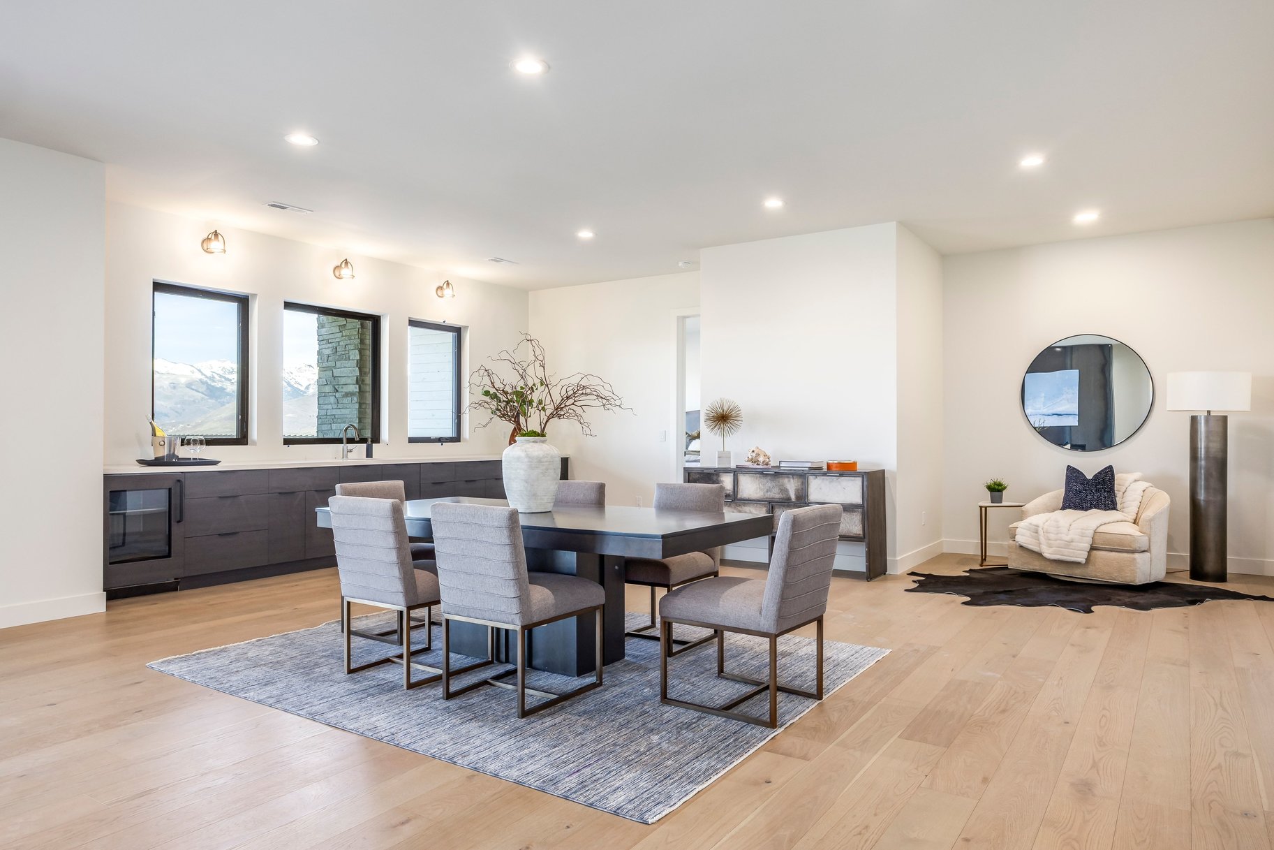  Upgraded Luxury Living with Panoramic Mountain Views - 物件實景