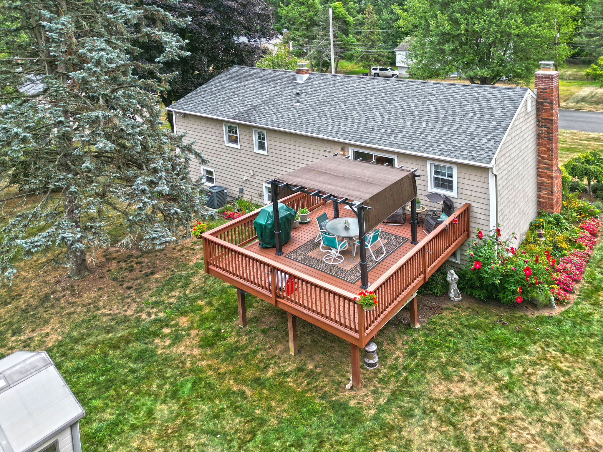 Milford, Connecticut, 06460, United States, 3 Bedrooms Bedrooms, ,3 BathroomsBathrooms,Residential,For Sale,1933259