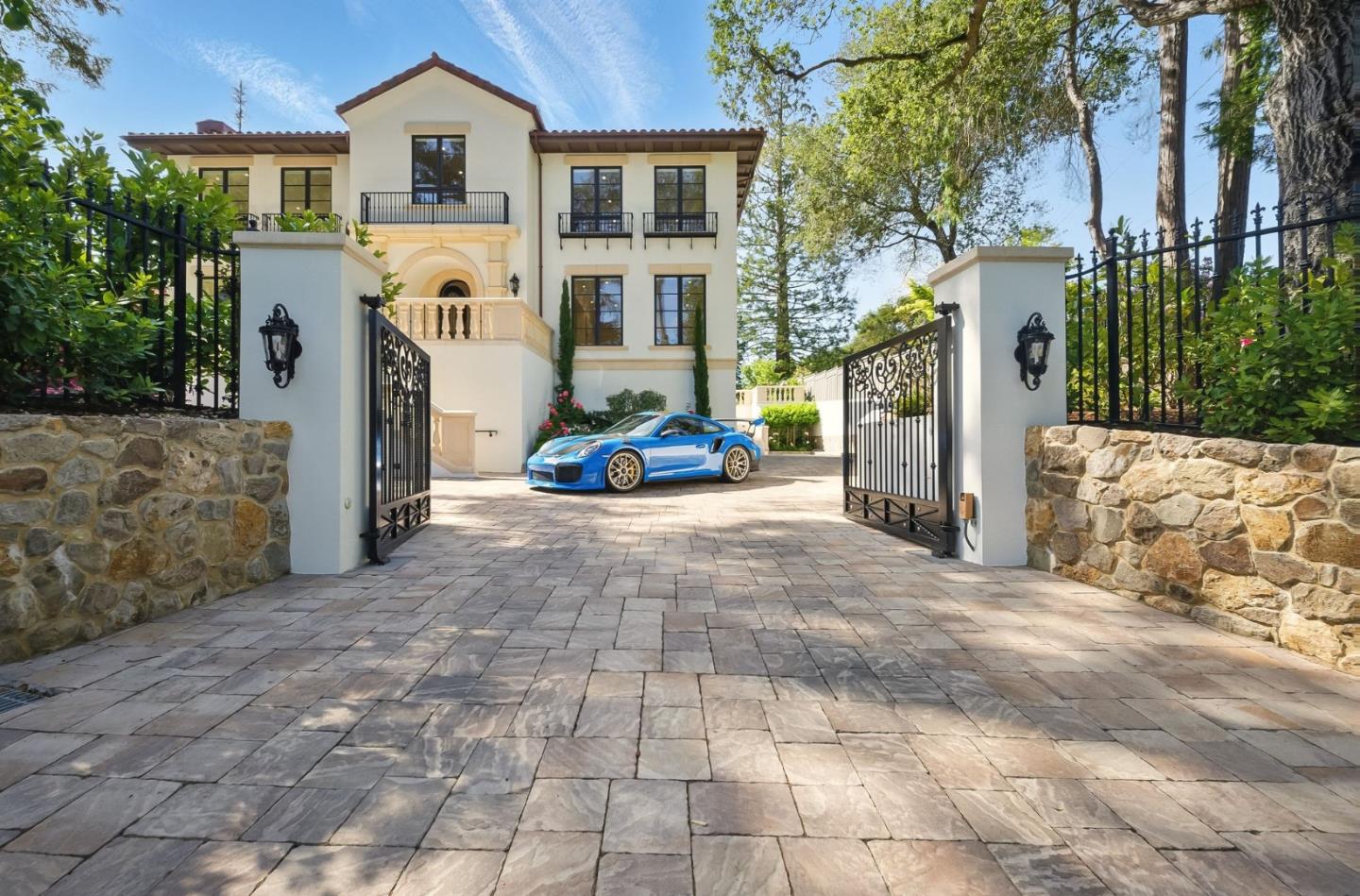 San Mateo, California, 94402, United States, 4 Bedrooms Bedrooms, ,6 BathroomsBathrooms,Residential,For Sale,1836989