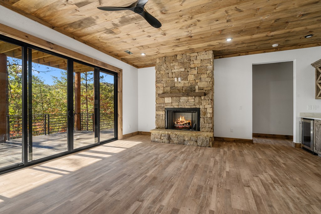 Mineral Bluff, Georgia, 30559, United States, 3 Bedrooms Bedrooms, ,3 BathroomsBathrooms,Residential,For Sale,1984301