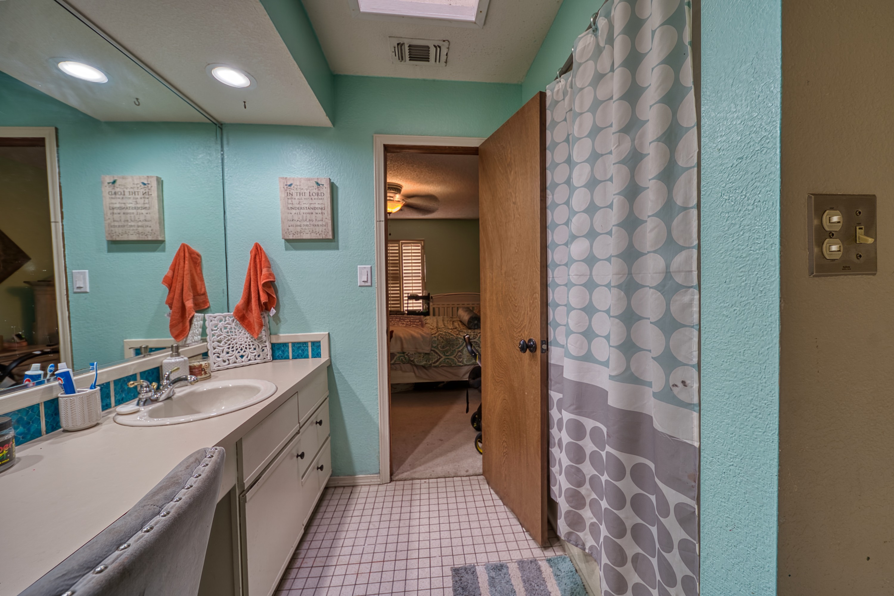 Carlsbad, New Mexico, 88220, United States, 4 Bedrooms Bedrooms, ,3 BathroomsBathrooms,Residential,For Sale,1974897