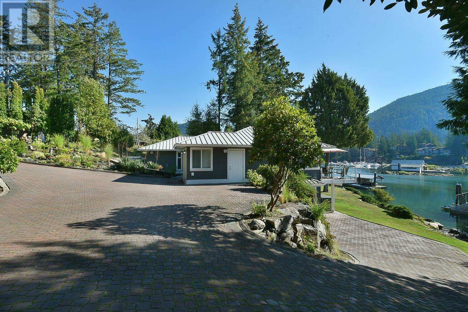 MADEIRA PARK, British Columbia, V0N 2H1, CA, 3 Bedrooms Bedrooms, ,3 BathroomsBathrooms,Residential,For Sale,1837526