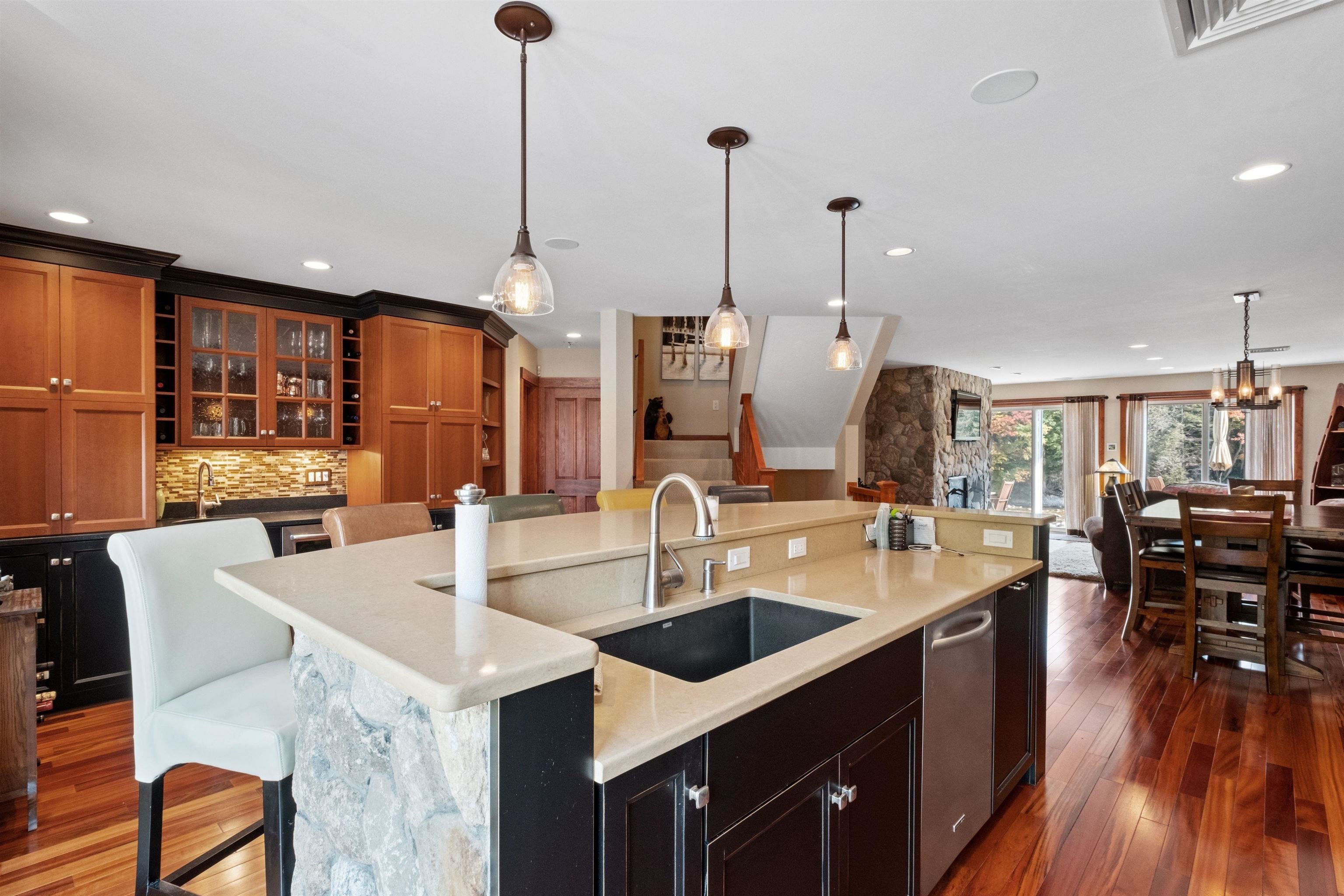 Lincoln, New Hampshire, 03251, United States, 4 Bedrooms Bedrooms, ,1 BathroomBathrooms,Residential,For Sale,1976224