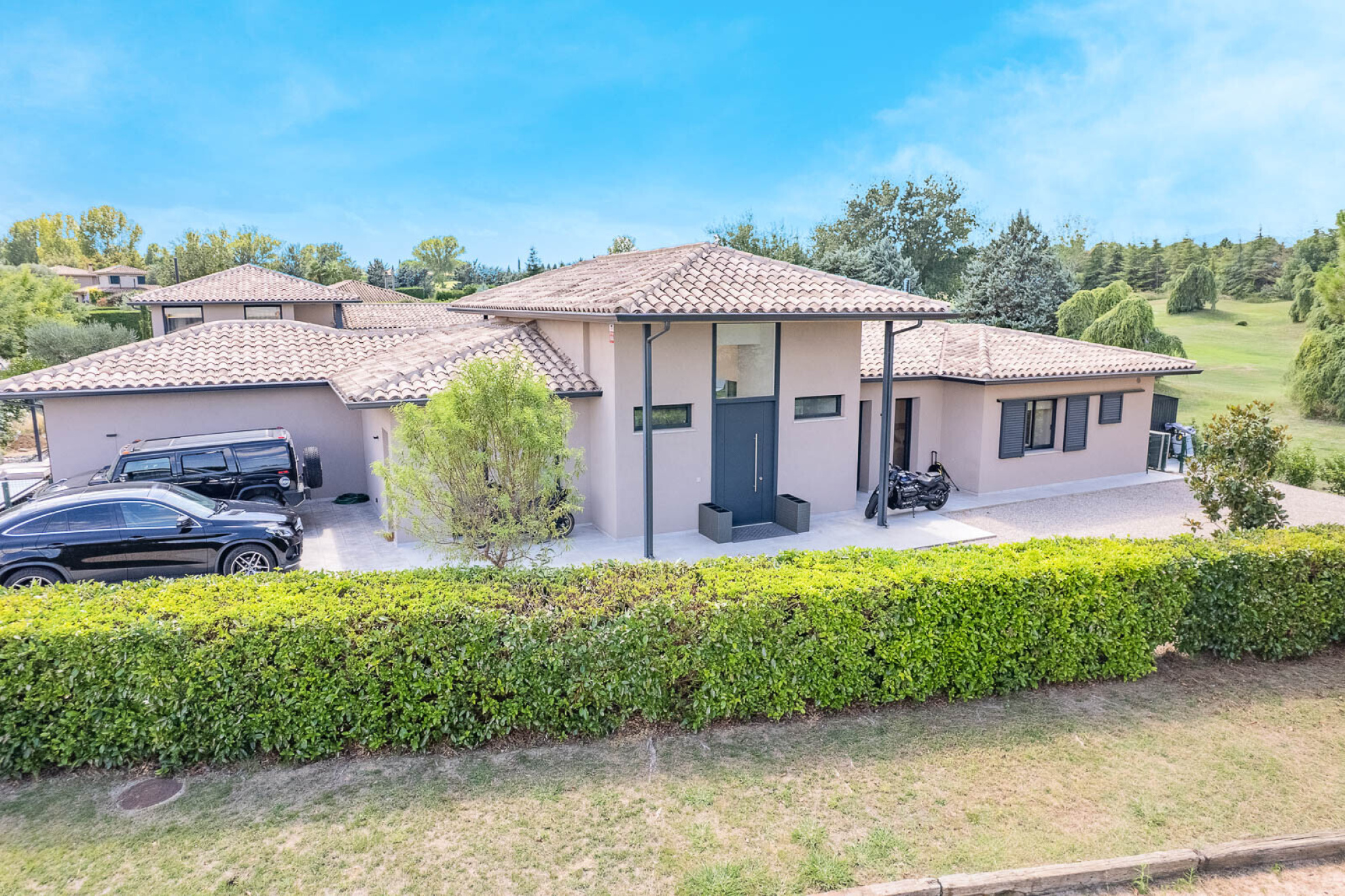  One-story Contemporary Villa in Golf Torremirona - 物件實景