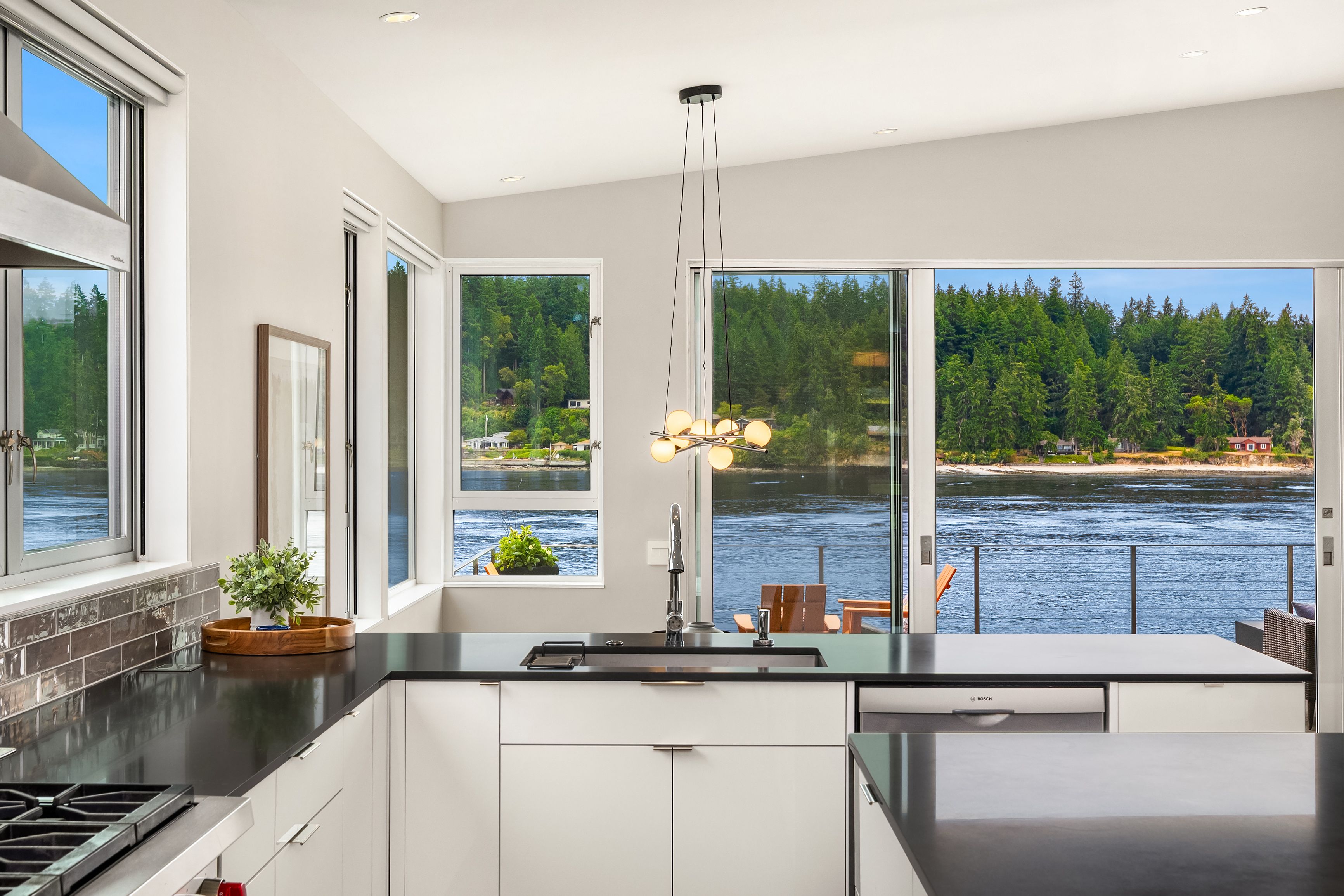  3154 Point White Drive Northeast, Bainbridge Island, WA 98110 - 物件實景