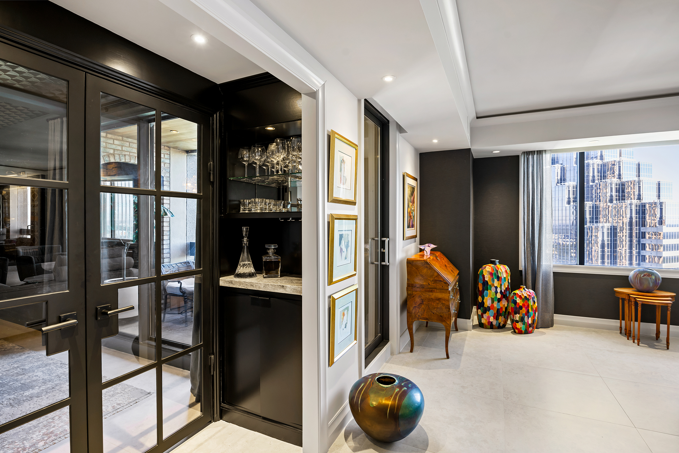  Sophisticated, Highly Customized Home in the Sky - 物件實景