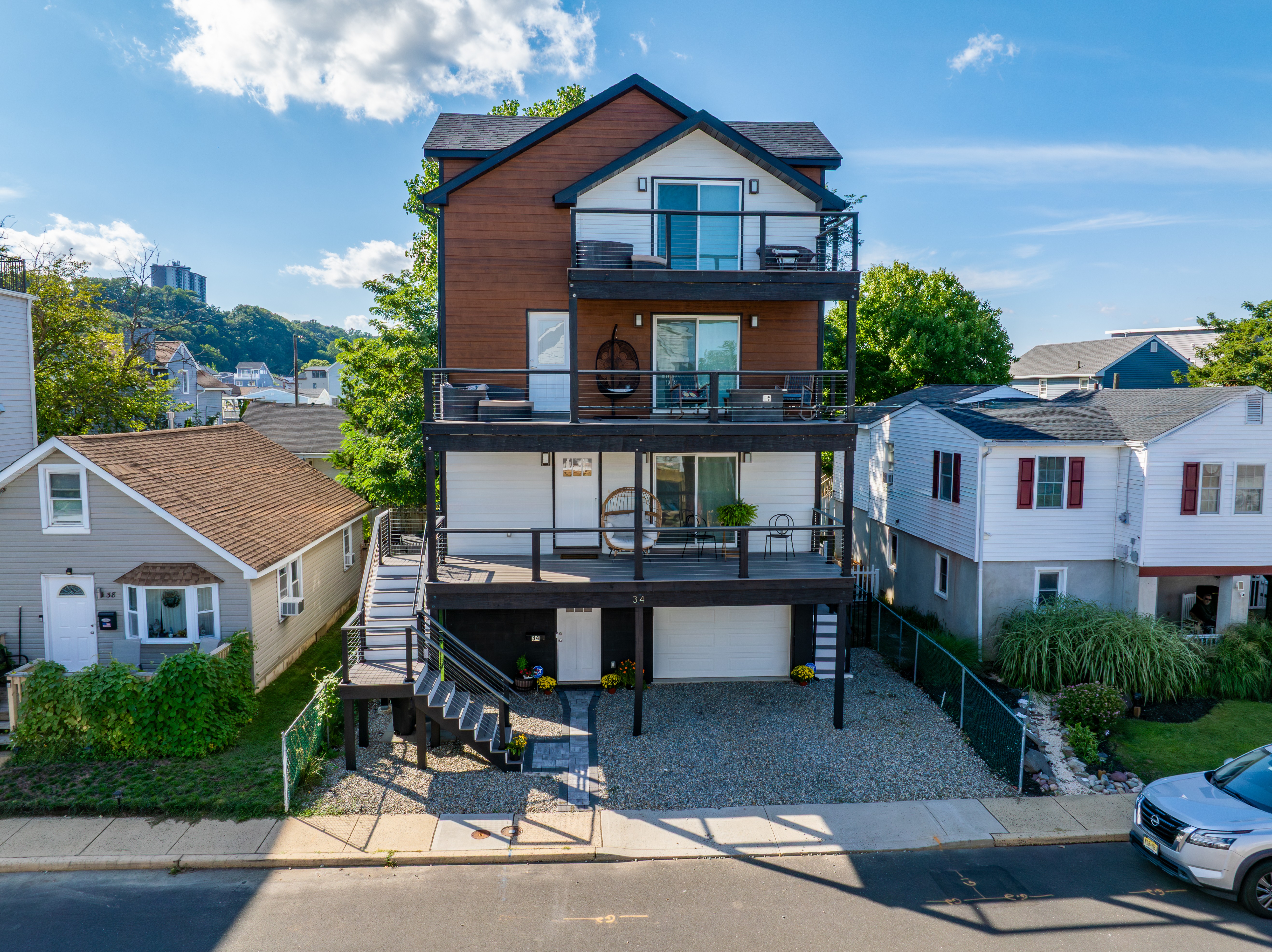  Live in Highlands - Custom Built Home - 物件實景