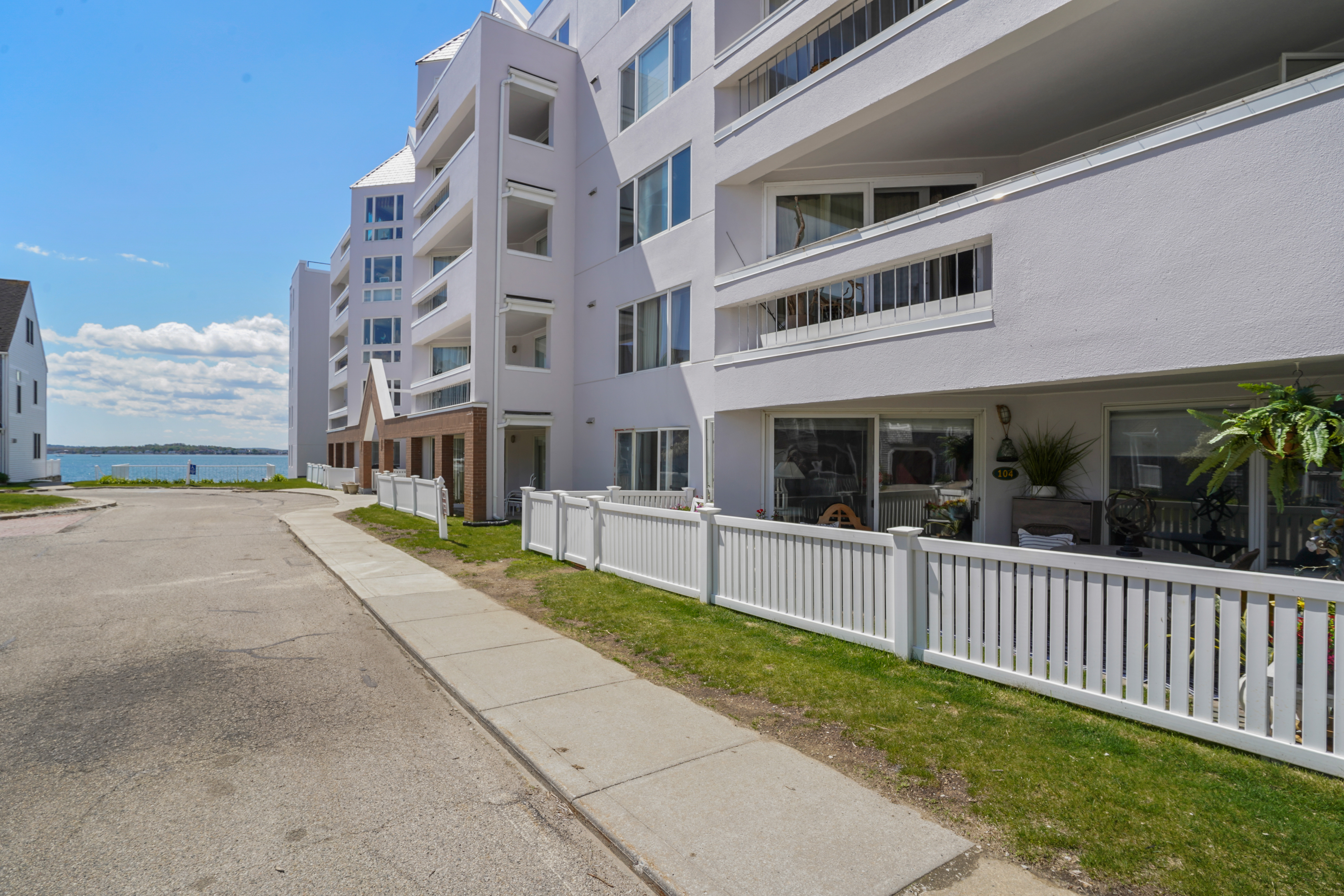  1 Commodore Court, Unit 104, Hull, MA, 02045 - 物件實景