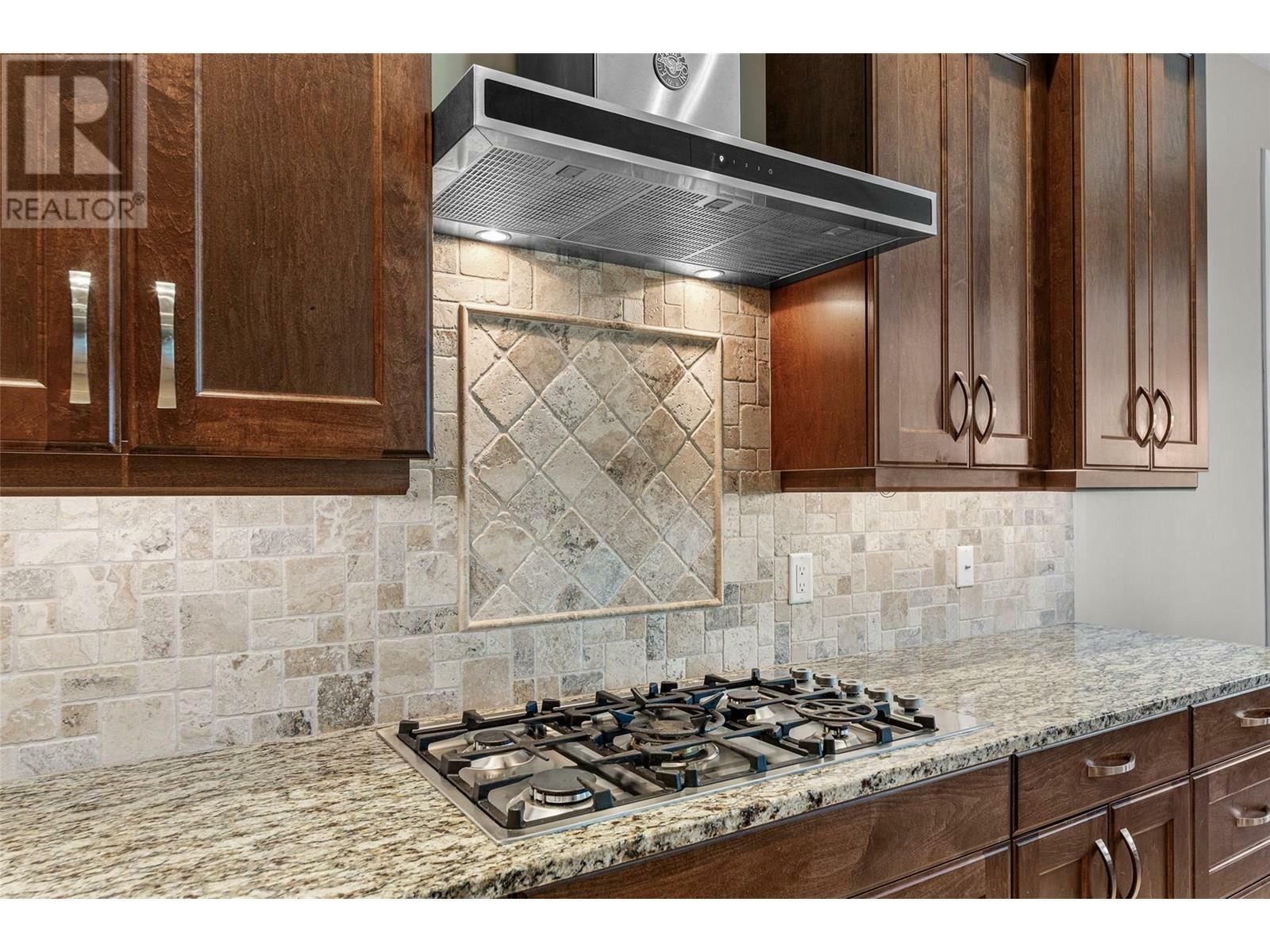 KELOWNA, British Columbia, V1V 1W2, CA, 4 Bedrooms Bedrooms, ,3 BathroomsBathrooms,Residential,For Sale,1882323