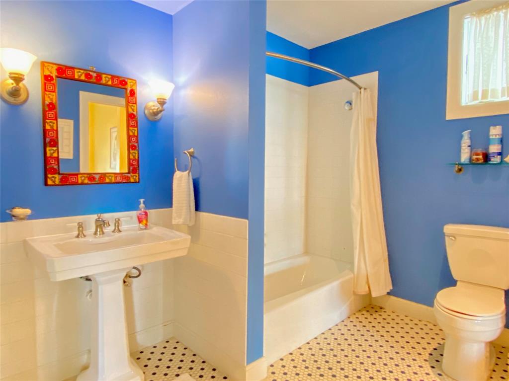 1757 Seaside Drive, Galveston, Texas, 77550, United States, 6 Bedrooms Bedrooms, ,6 BathroomsBathrooms,Residential,For Sale,1757 Seaside Drive,1628468