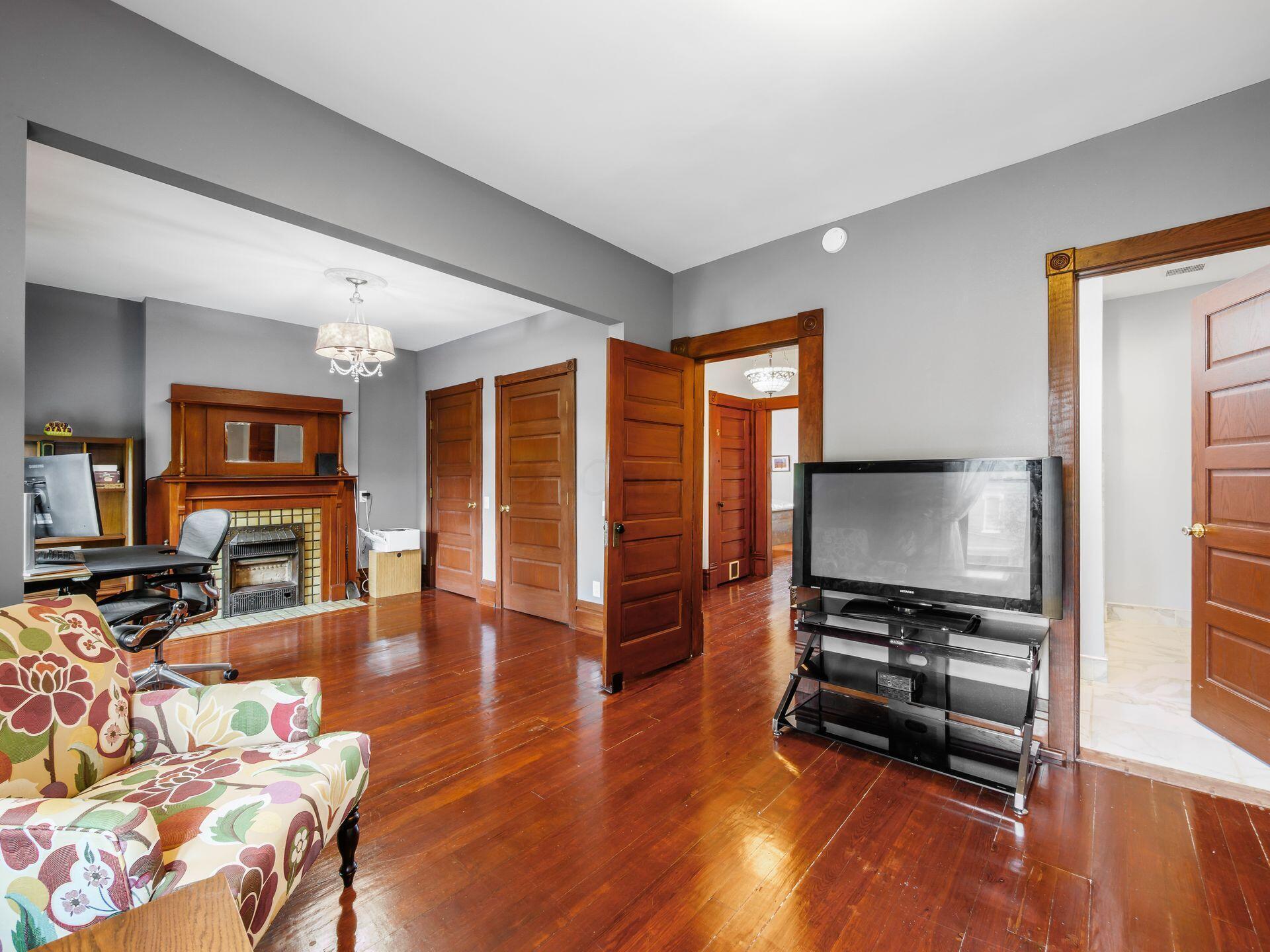 Columbus, Ohio, 43201, United States, 3 Bedrooms Bedrooms, ,4 BathroomsBathrooms,Residential,For Sale,1858166