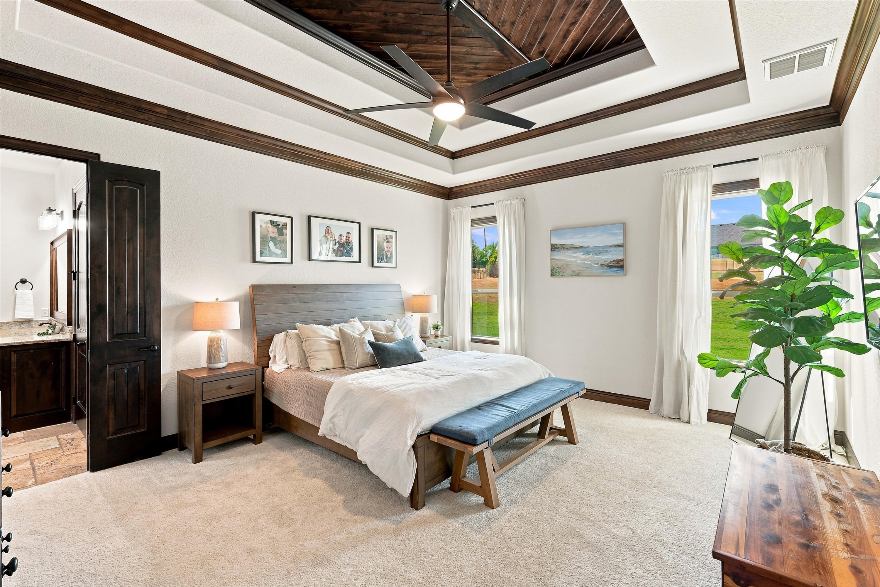  Timeless Style, Thoughtful Updates & One Acre to Enjoy - 物件實景