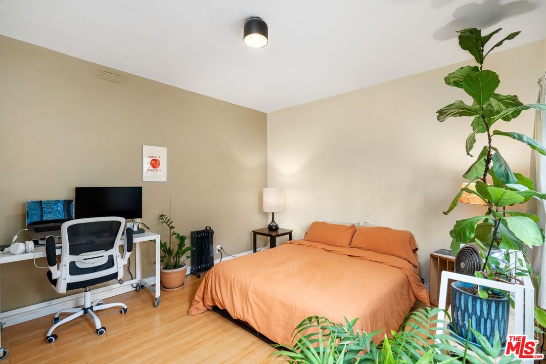 827 Lucile Ave, Los Angeles, California, 90026, United States, 6 Bedrooms Bedrooms, ,Residential,For Sale,827 Lucile Ave,1626659