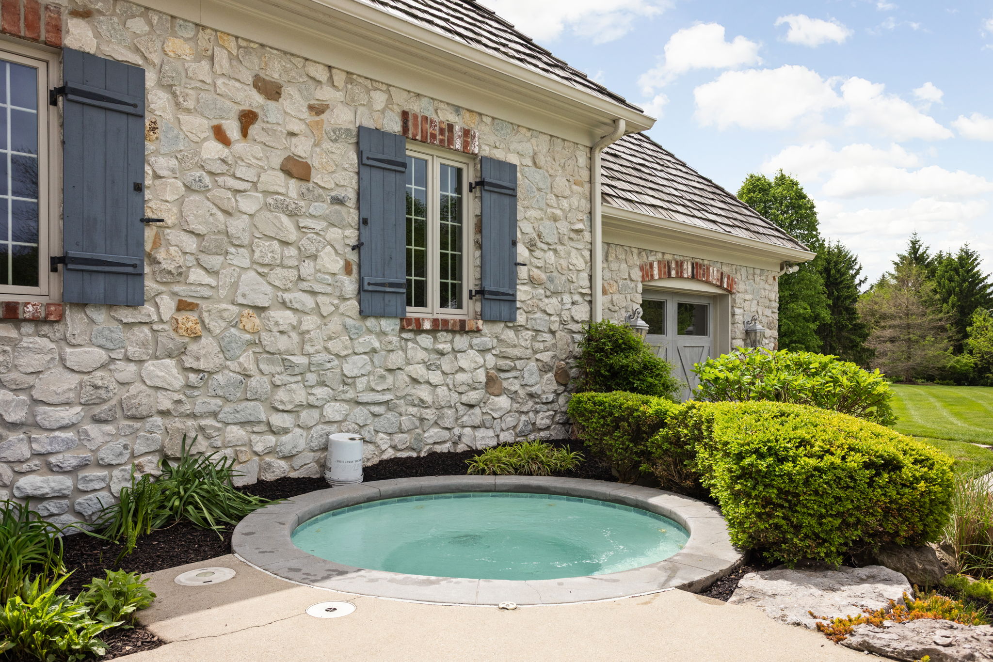  Signature Estate Set on More than 2 Acres in Desirable Zionsville Neighborhood - 物件實景