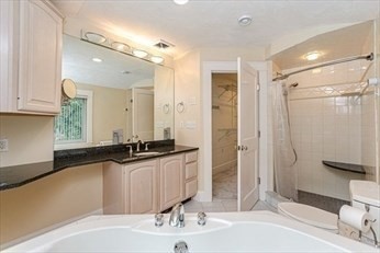 Waltham, Massachusetts, 02451, United States, 4 Bedrooms Bedrooms, ,4 BathroomsBathrooms,Residential,For Sale,1996187