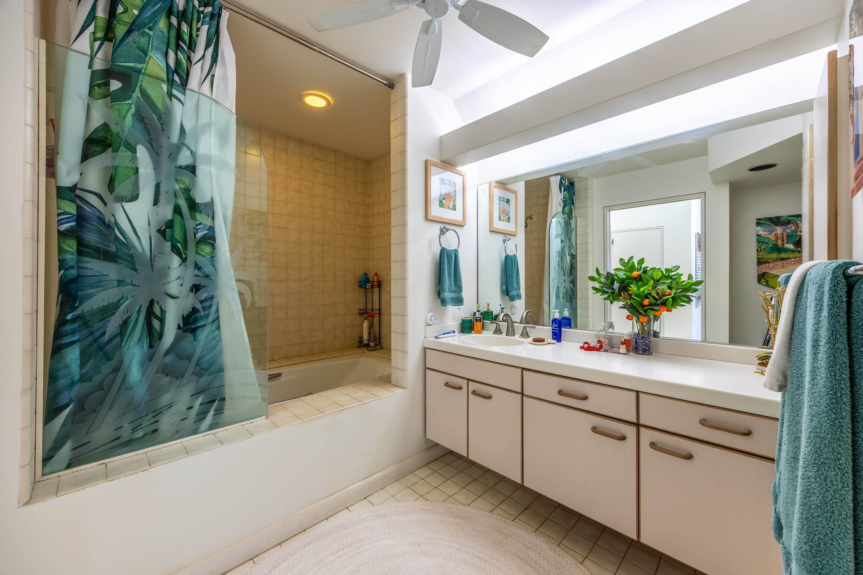 Lahaina, Hawaii, 96761, United States, 2 Bedrooms Bedrooms, ,2 BathroomsBathrooms,Residential,For Sale,1908273