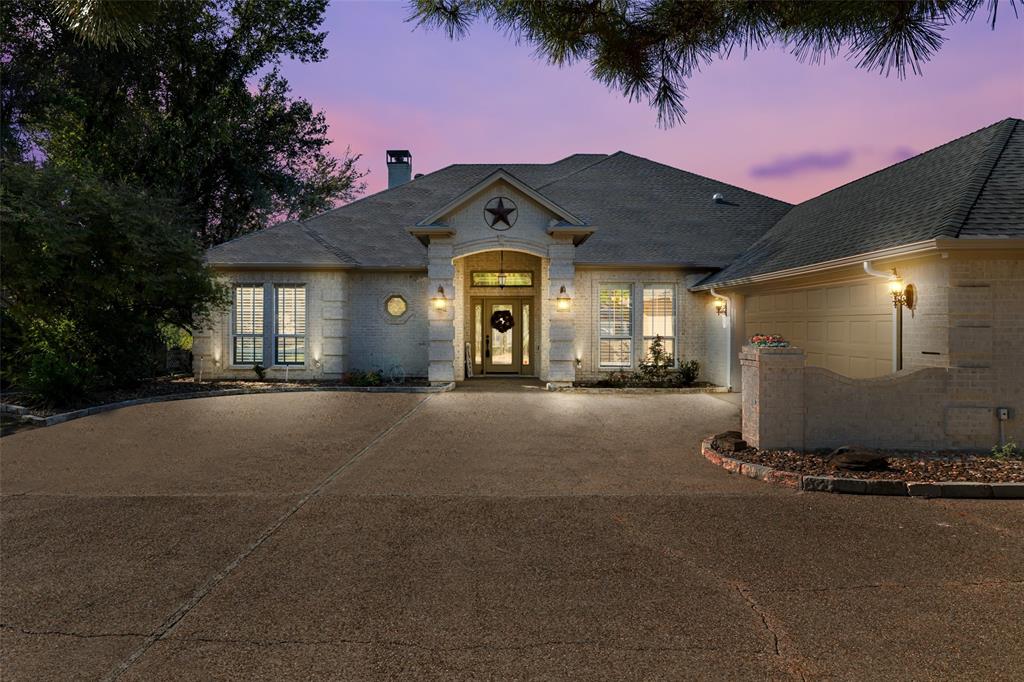 Granbury, Texas, 76049, United States, 3 Bedrooms Bedrooms, ,3 BathroomsBathrooms,Residential,For Sale,1816567